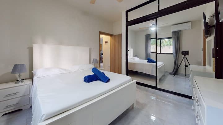 Фотографија од целата соба