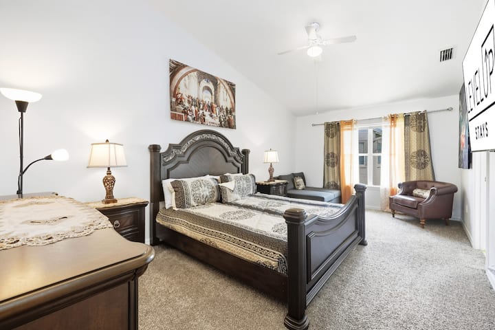 Oddýchnite si vo svojom priestrannom apartmáne s manželskou posteľou