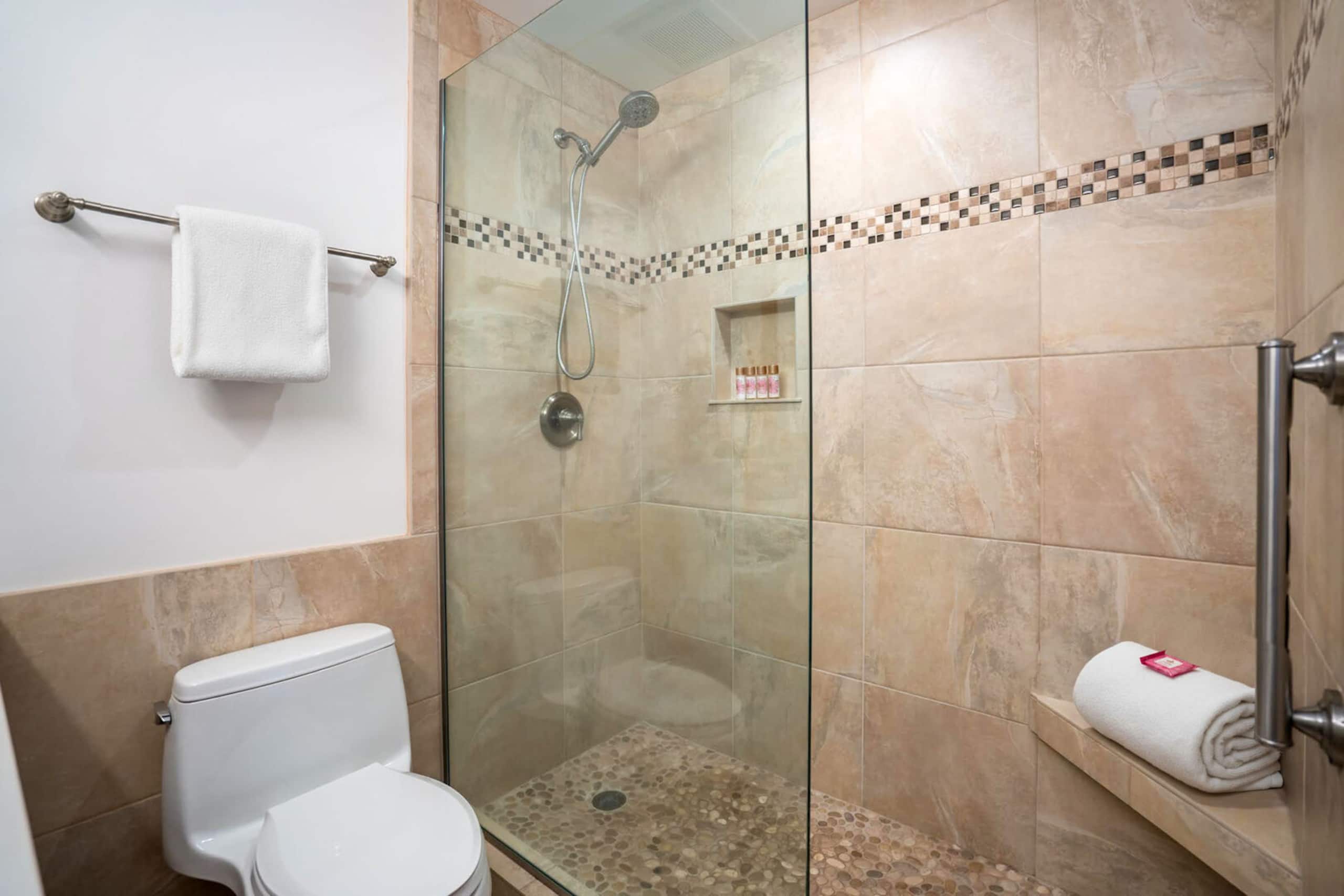 Condo in Kihei · ★5.0 · 1 bedroom · 2 beds · 2 baths - Image 22