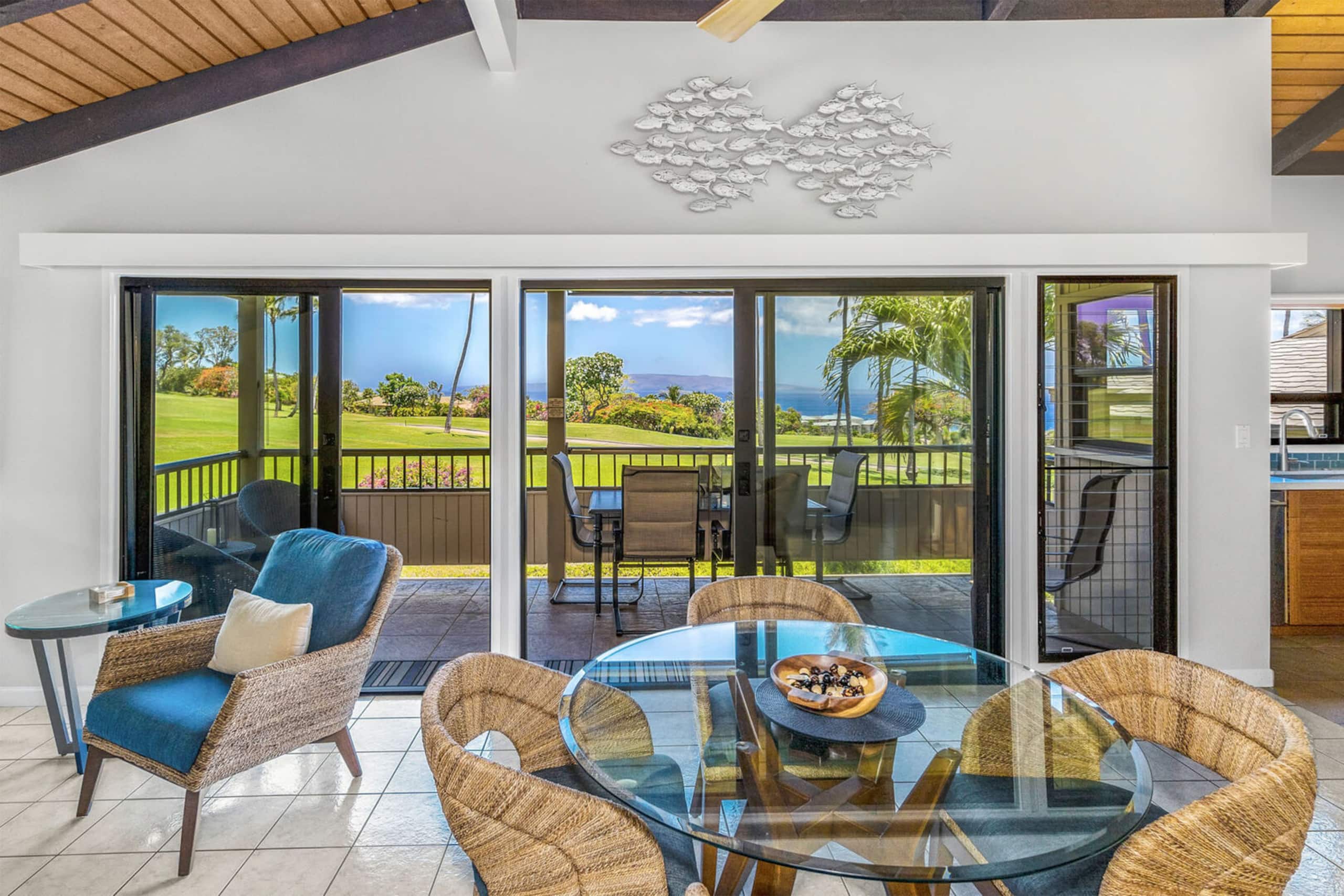 Condo in Kihei · ★5.0 · 1 bedroom · 2 beds · 2 baths - Image 11