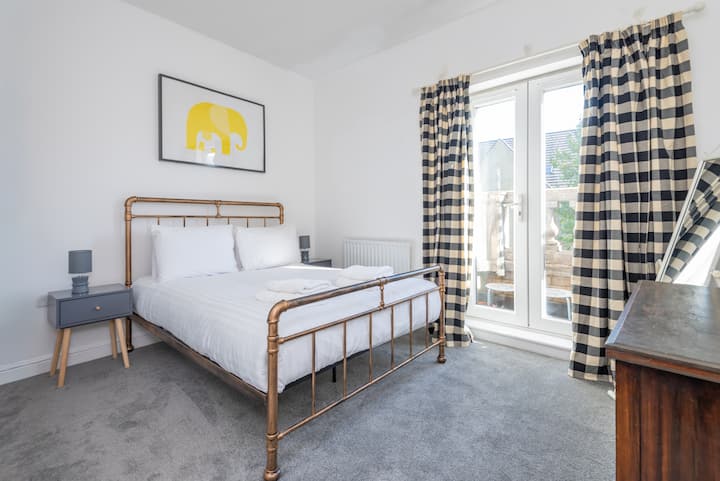 2bd Flat, Heart Of Peckham, Near Station - London