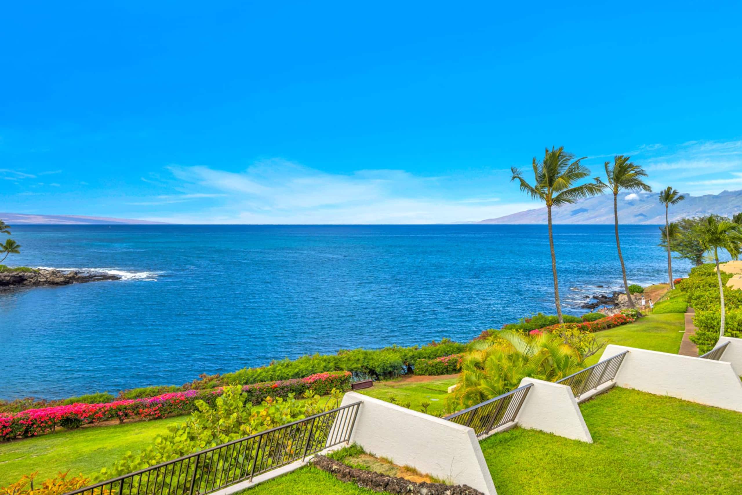Condo in Lahaina · ★4.17 · 2 bedrooms · 2 beds · 2 baths - Image 1