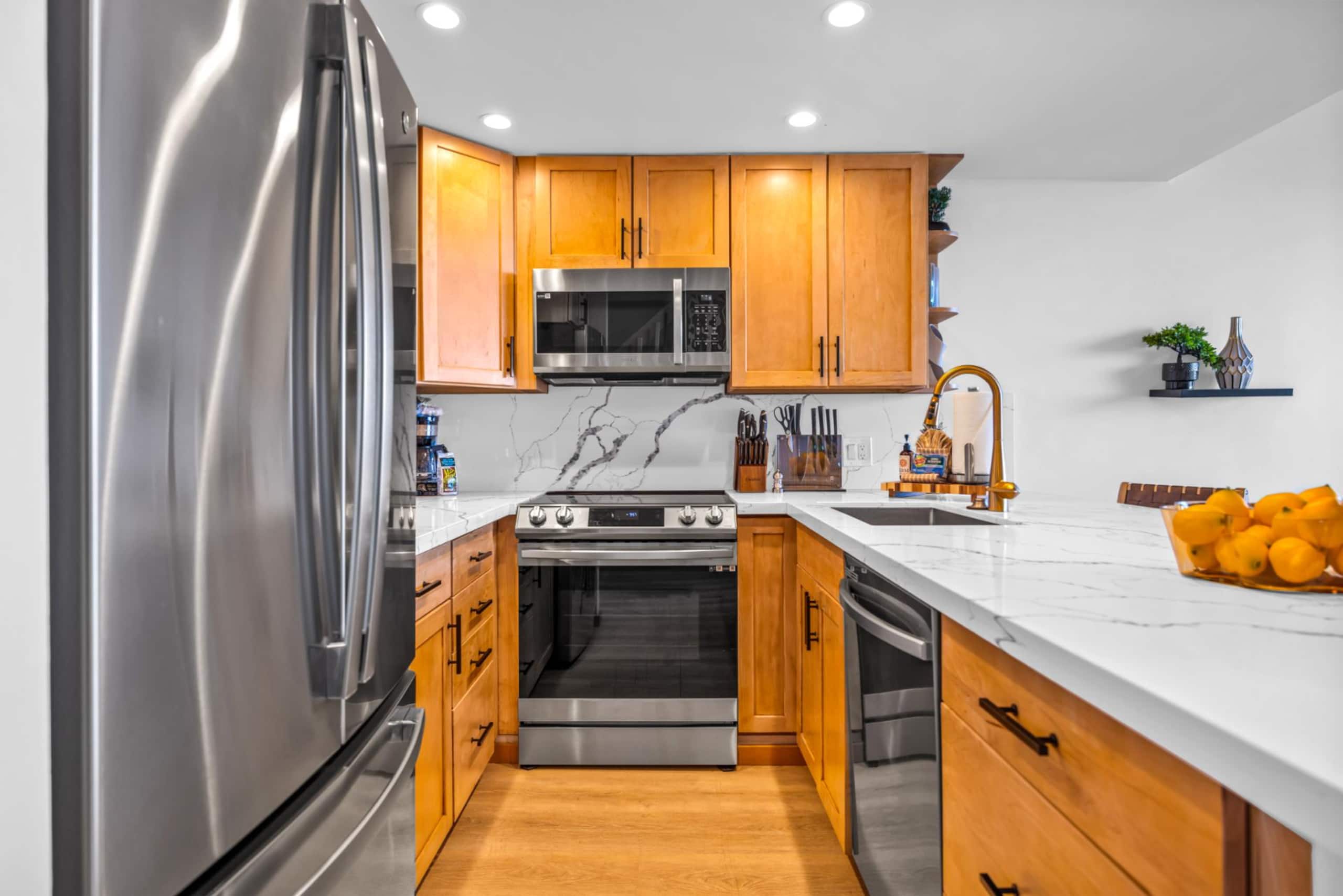 Condo in Lahaina · ★4.17 · 2 bedrooms · 2 beds · 2 baths - Image 11