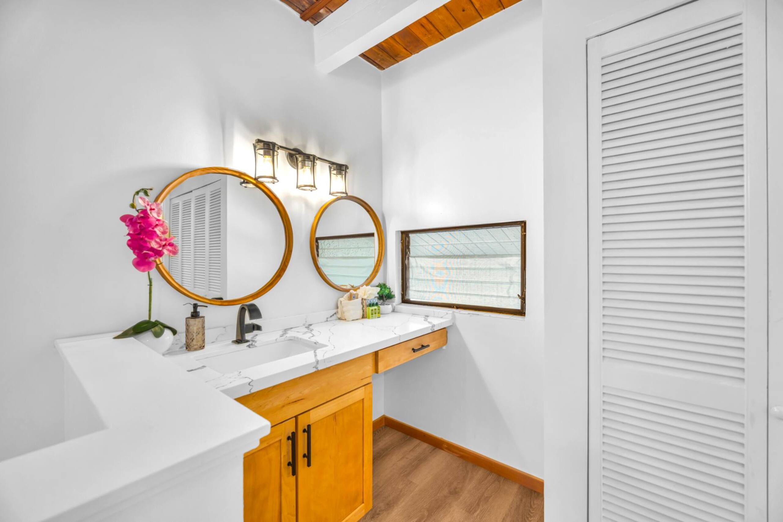 Condo in Lahaina · ★4.17 · 2 bedrooms · 2 beds · 2 baths - Image 41