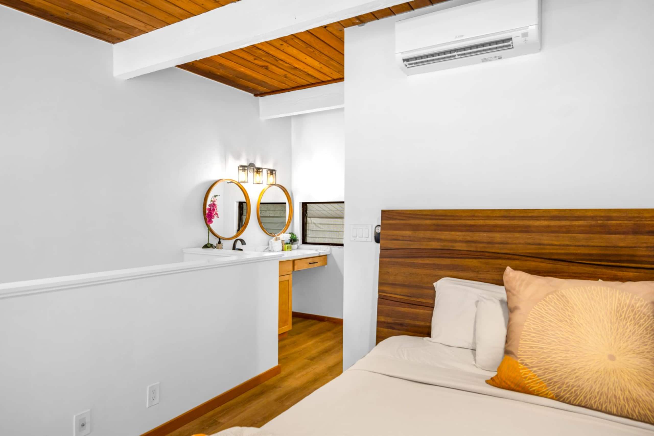 Condo in Lahaina · ★4.17 · 2 bedrooms · 2 beds · 2 baths - Image 19