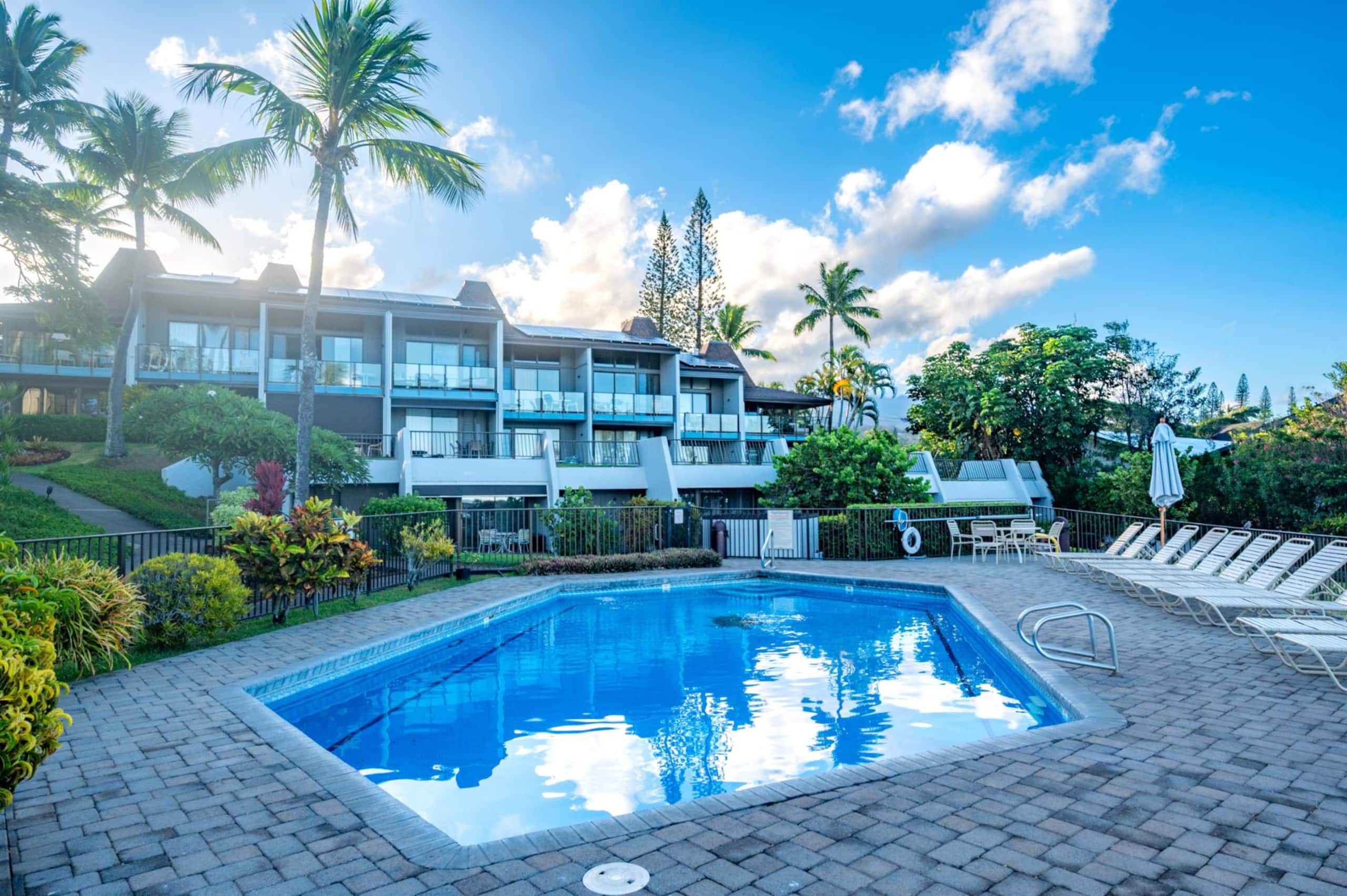 Condo in Lahaina · ★4.17 · 2 bedrooms · 2 beds · 2 baths - Image 29