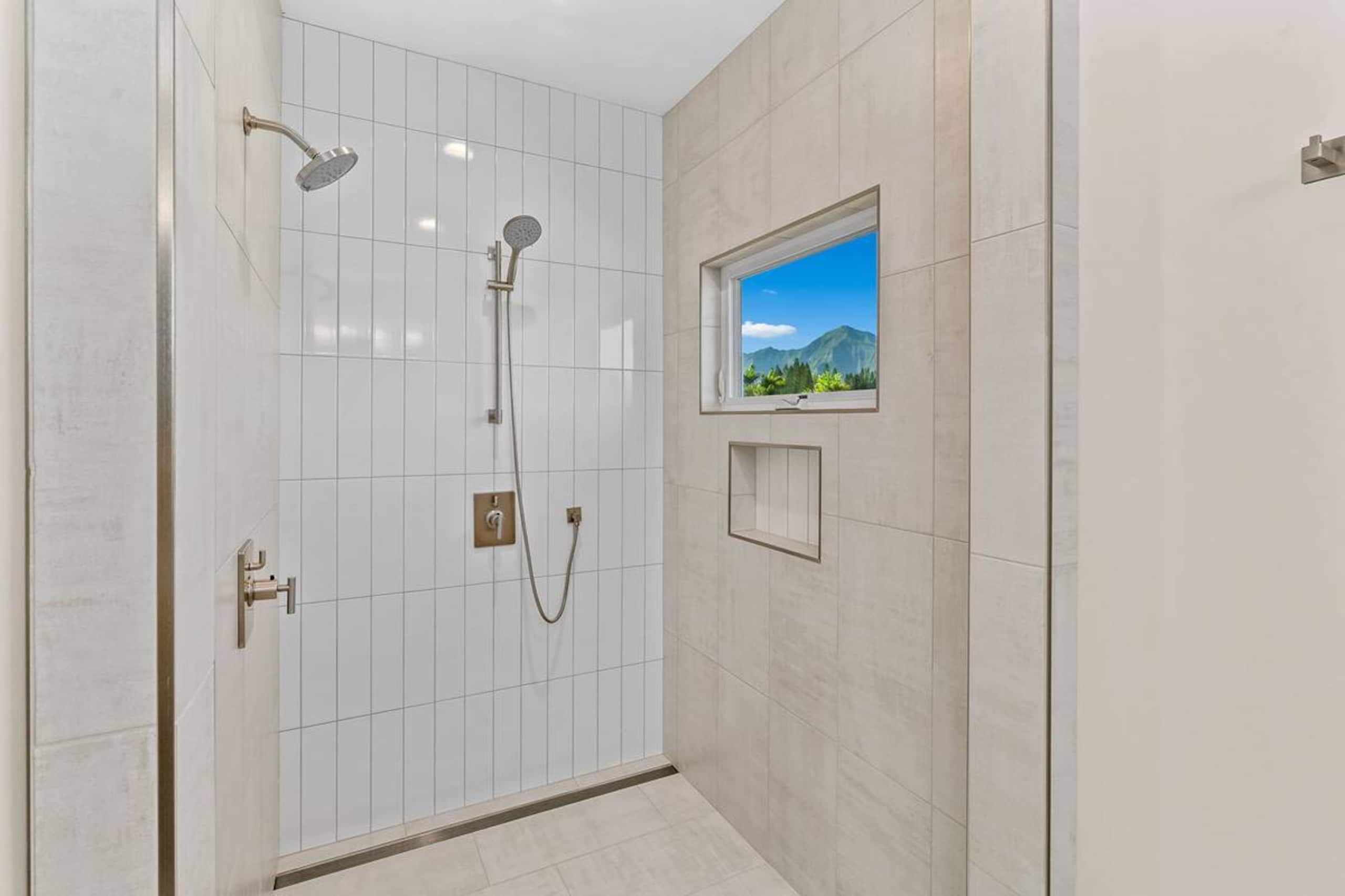 Home in Princeville · ★4.86 · 4 bedrooms · 5 beds · 4 baths - Image 20