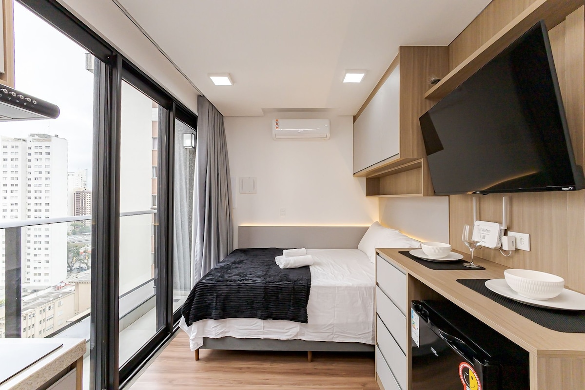 Krevet,fotografija cijele sobe