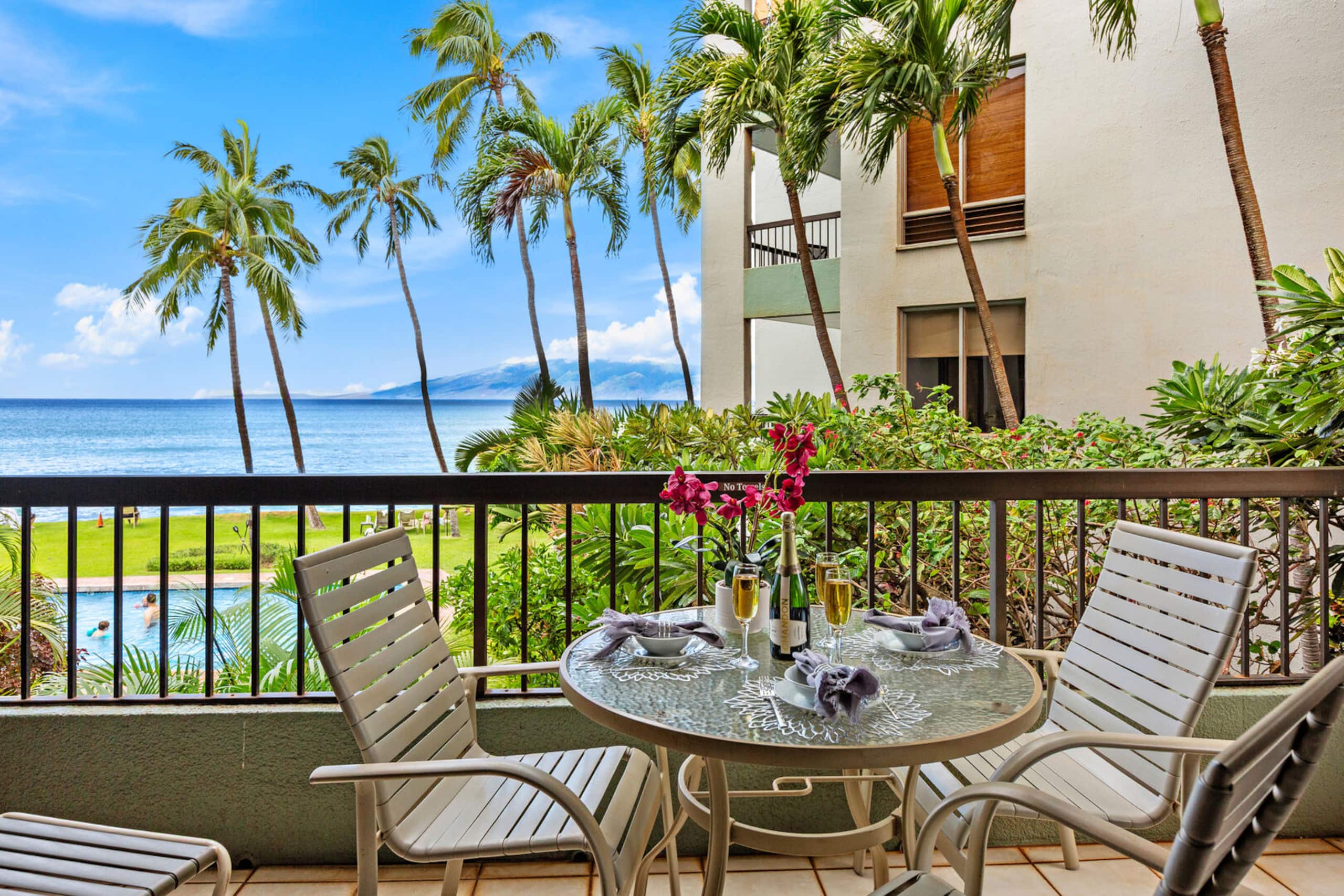 Condo in Lahaina · ★5.0 · 1 bedroom · 2 beds · 1 bath - Image 3