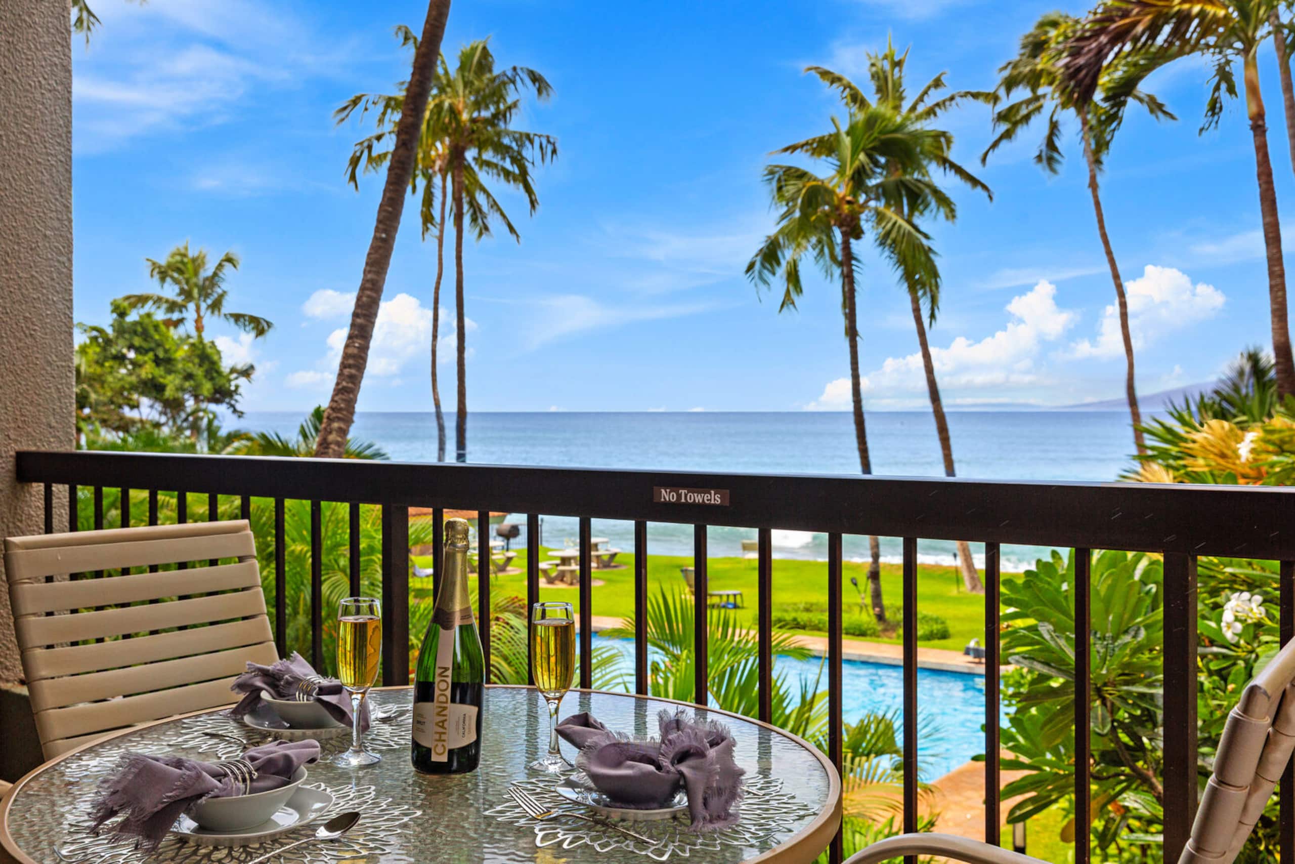 Condo in Lahaina · ★5.0 · 1 bedroom · 2 beds · 1 bath - Image 1