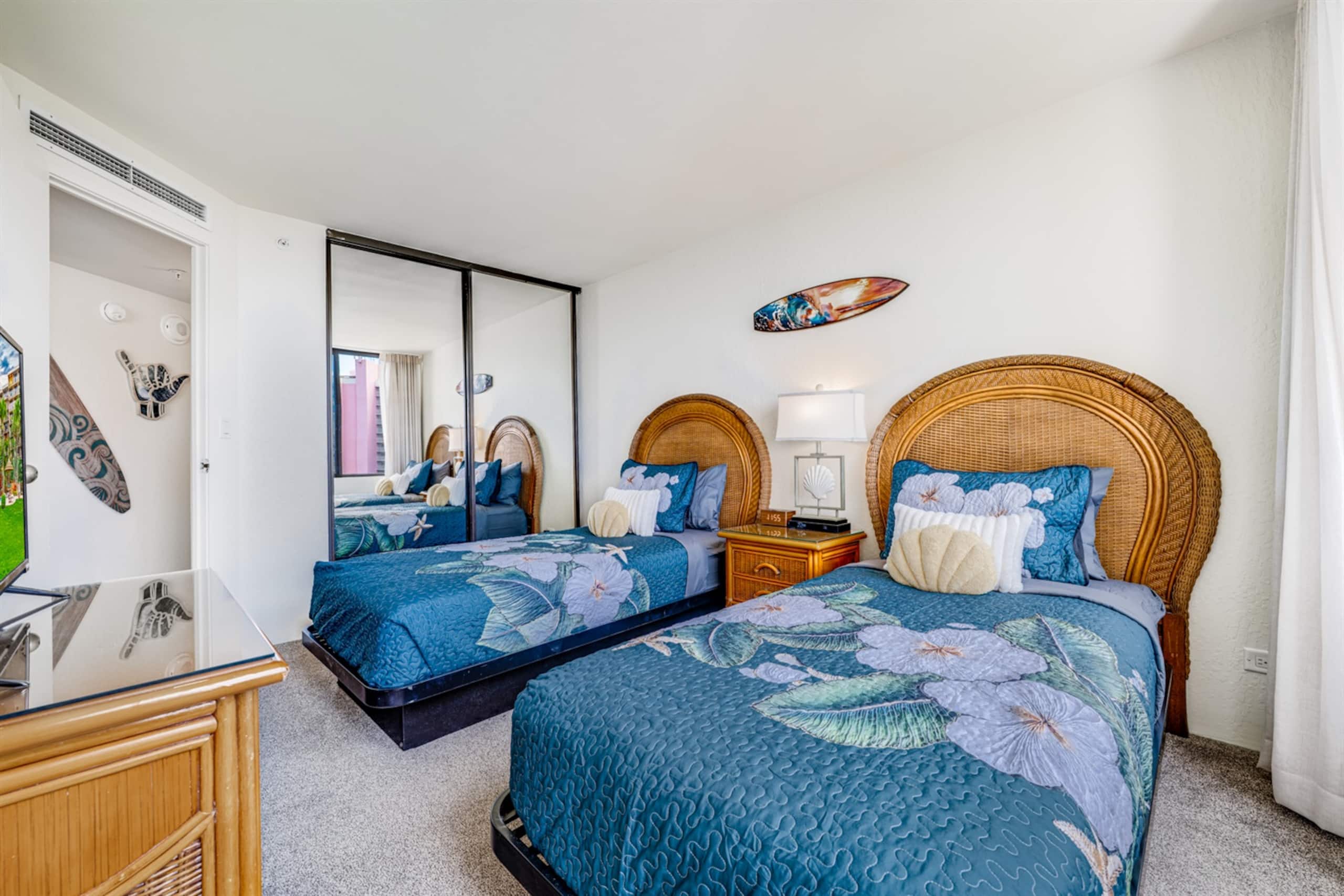 Condo in Lahaina · ★4.97 · 2 bedrooms · 4 beds · 2 baths - Image 11