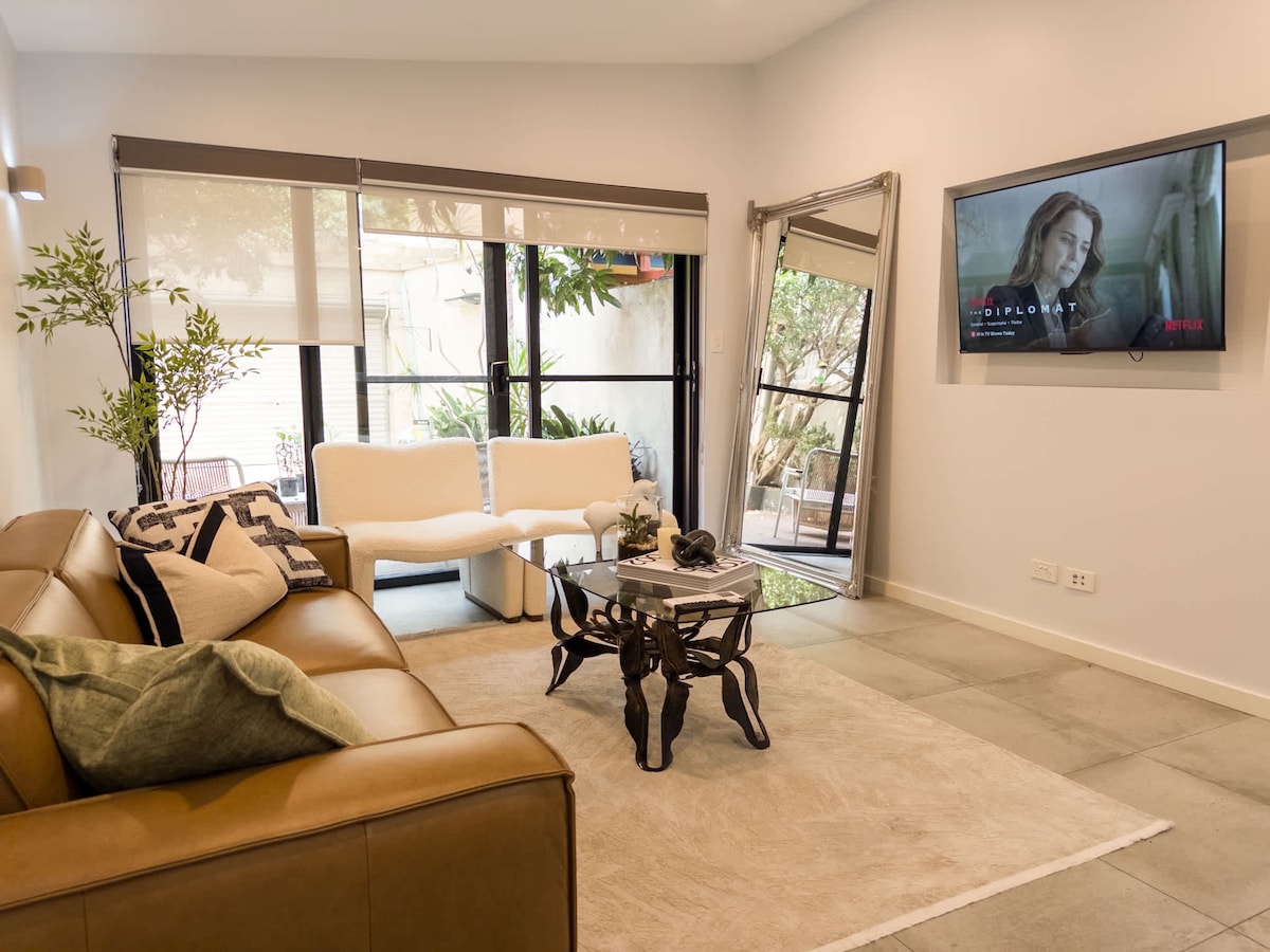 Top Airbnb: Luxe 4BR Zetland Escape near Green Square Station in Zetland