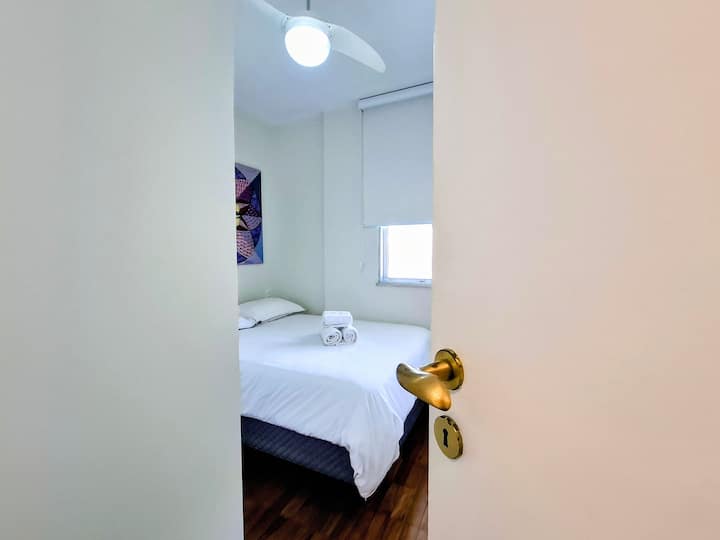 整个房间、卧室的照片