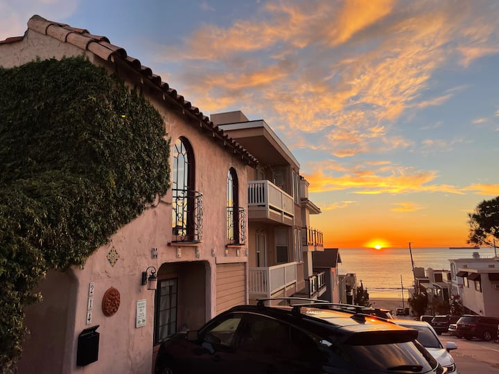 Charming Guest House in Spanish Style Duplex Ste Guesthouses for