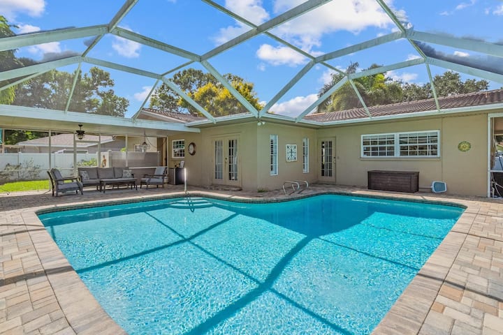 Clearwater Sanctuary Home W Pool - Clearwater, FL