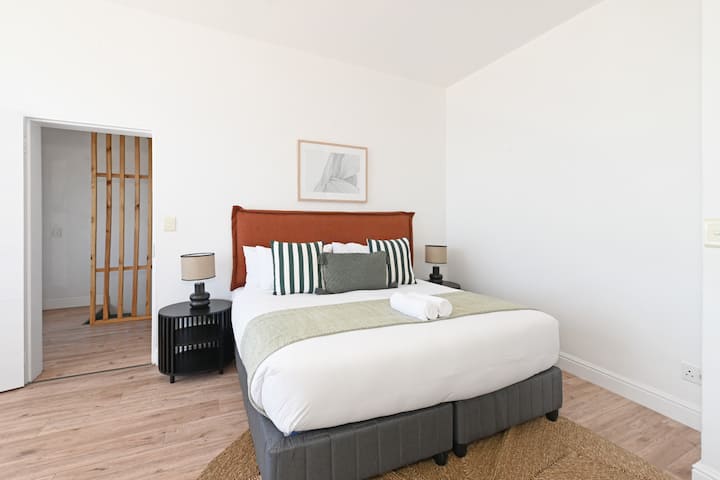 Главна спалня на долното ниво