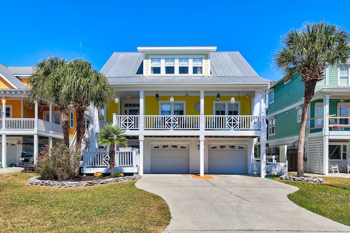 The Palm Tree Palace-pet Friendly Home! - Carolina Beach, NC