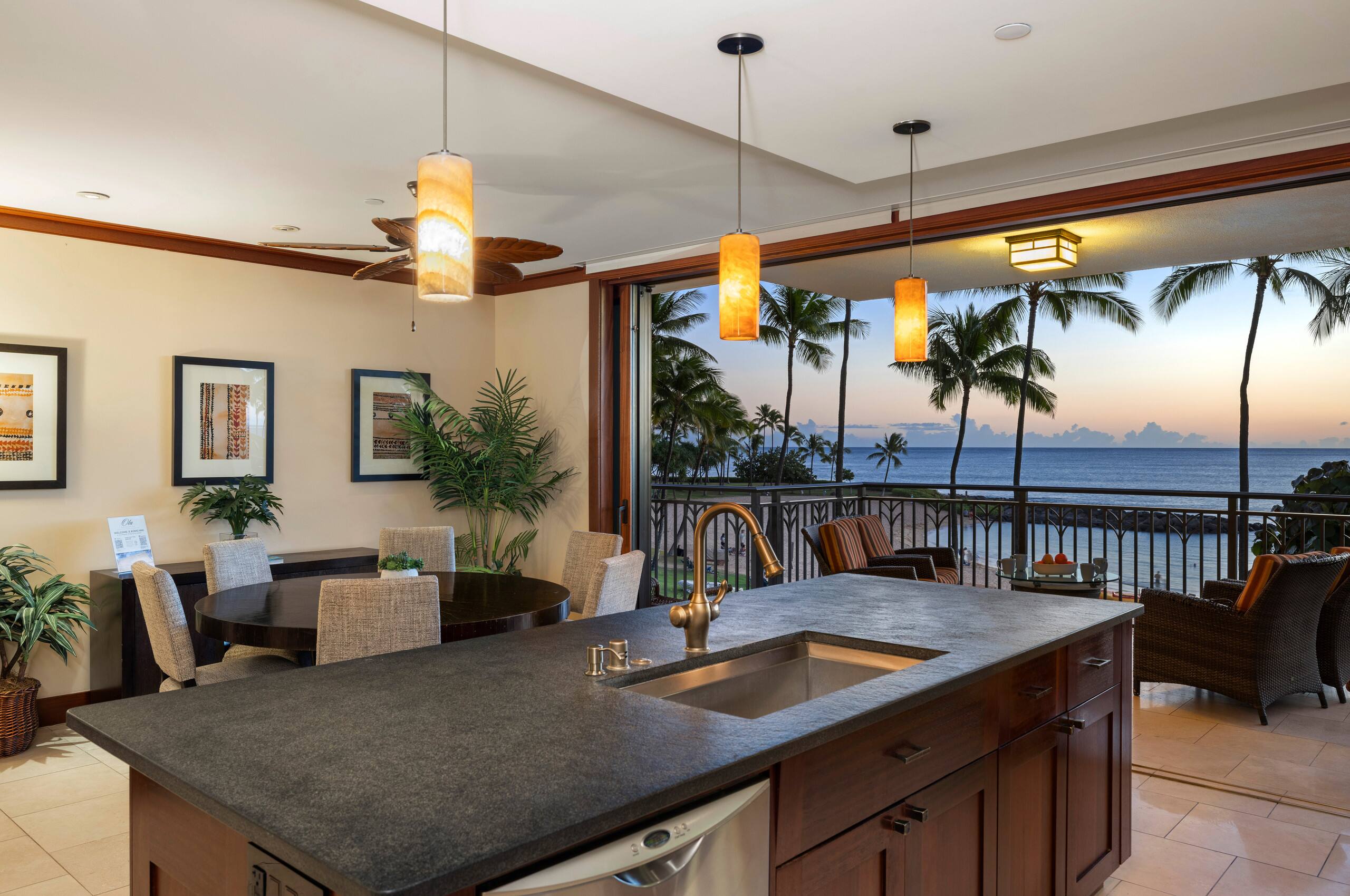 Oceanfront 2BR Villa with Lagoon Views - Image 10