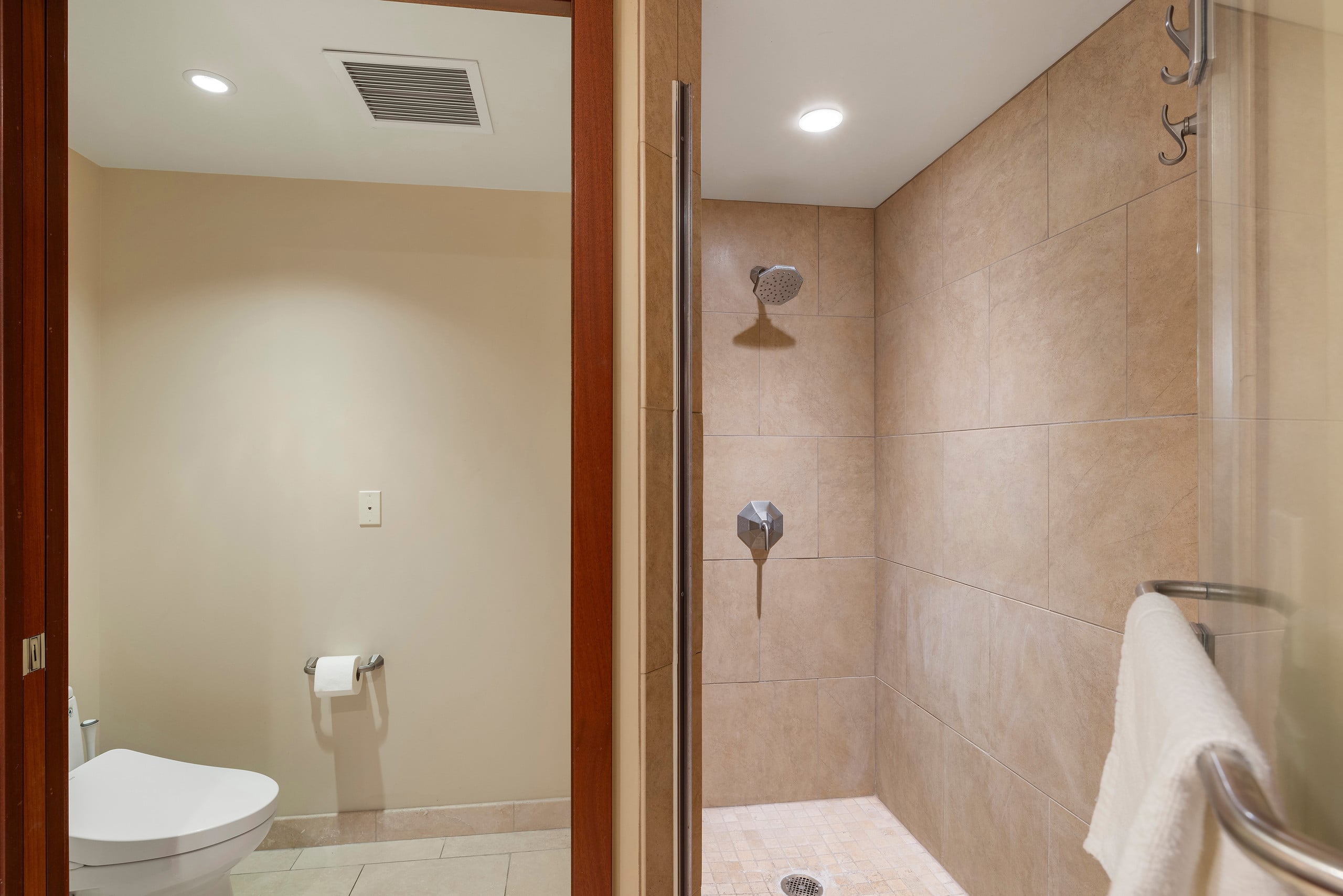 Oceanfront 2BR Villa with Lagoon Views - Image 18