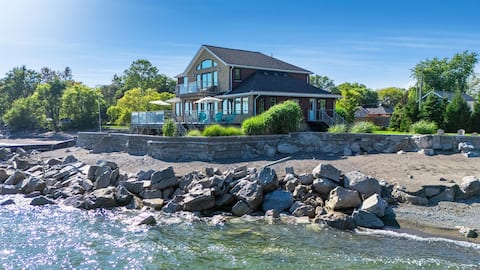 Near Point Pelee | 6BR Luxury Estate + Beach