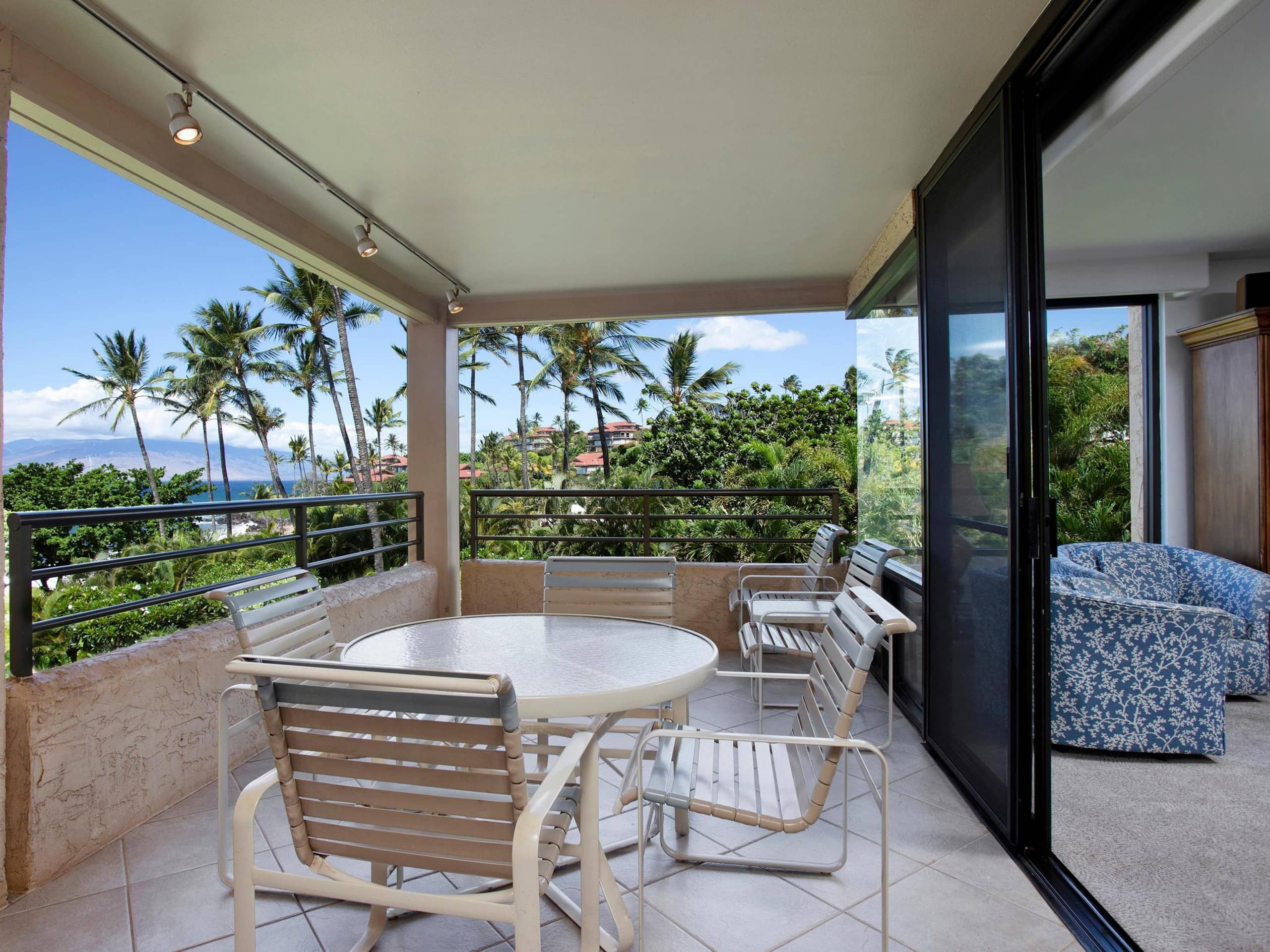 Condo in Wailea · ★4.5 · 2 bedrooms · 4 beds · 2 baths - Image 2