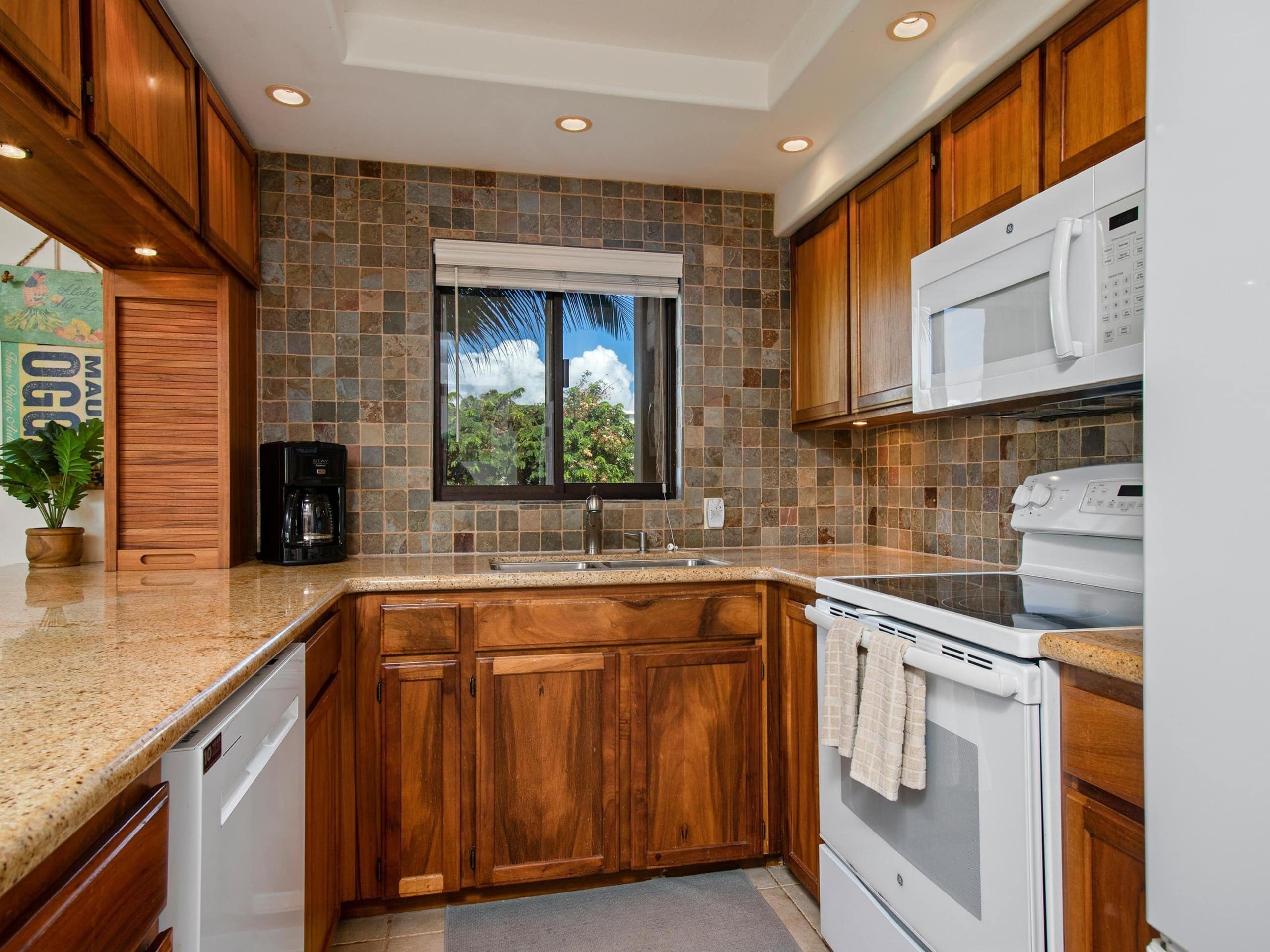 Condo in Wailea · ★4.8 · 2 bedrooms · 4 beds · 2 baths - Image 12