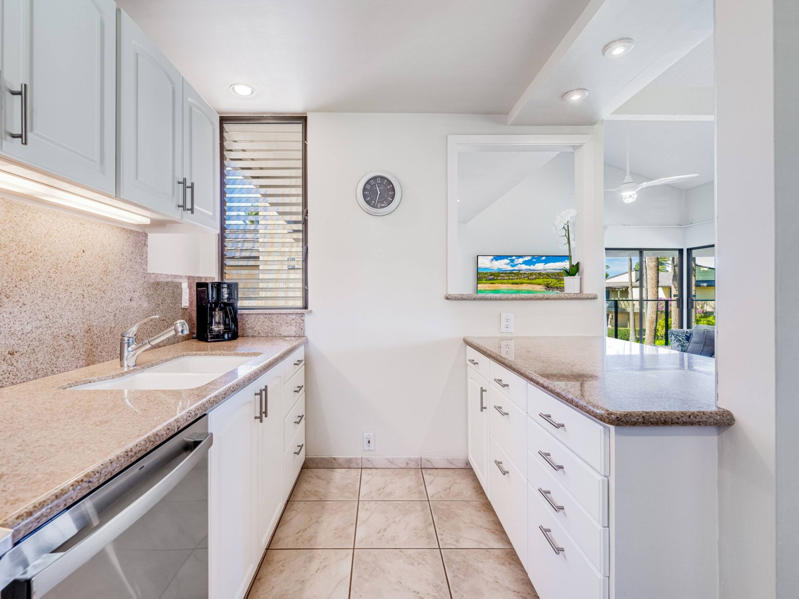 Condo in Wailea · ★5.0 · 1 bedroom · 2 beds · 1 bath - Image 11