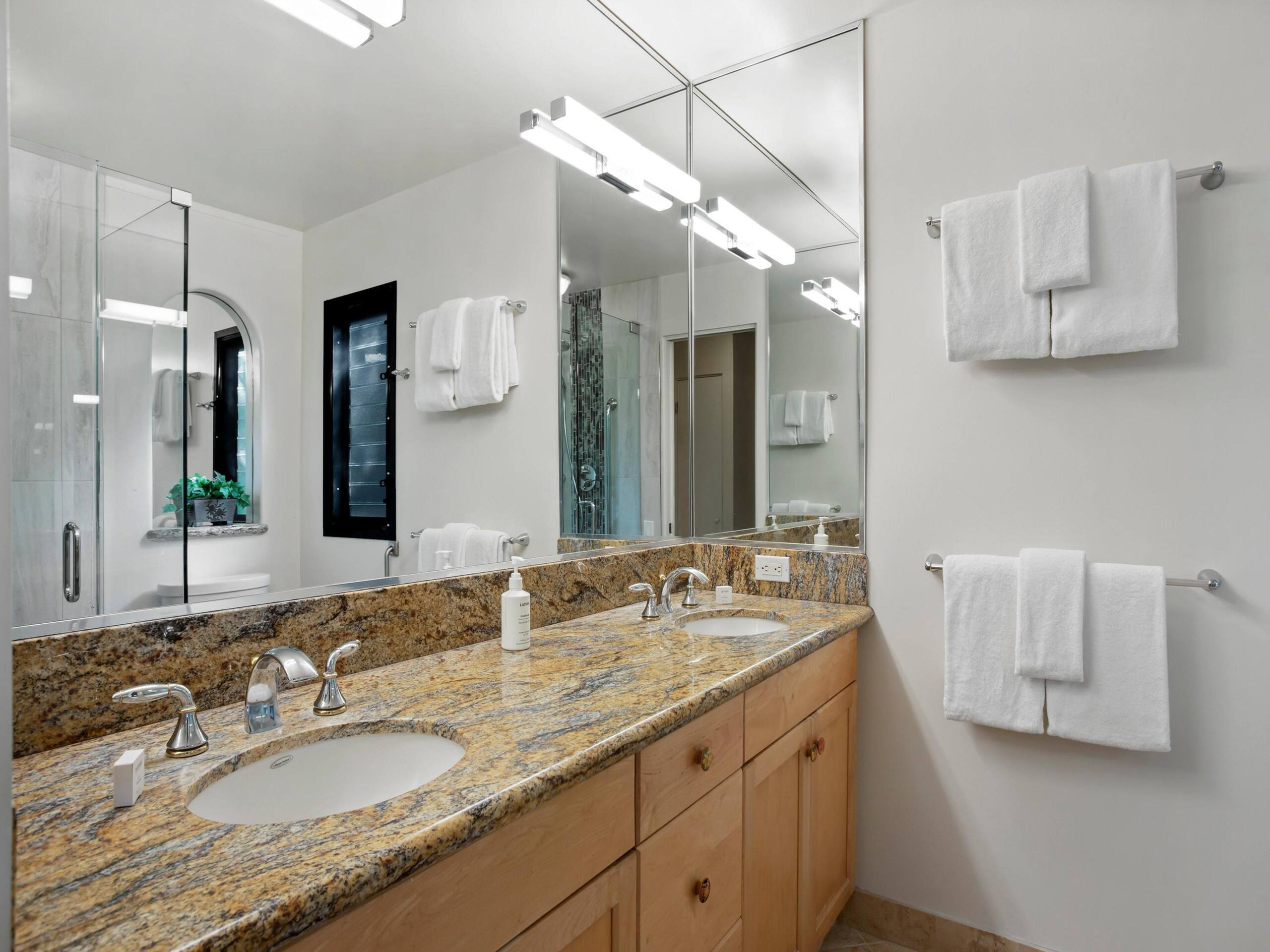 Condo in Wailea · ★5.0 · 2 bedrooms · 4 beds · 2 baths - Image 21