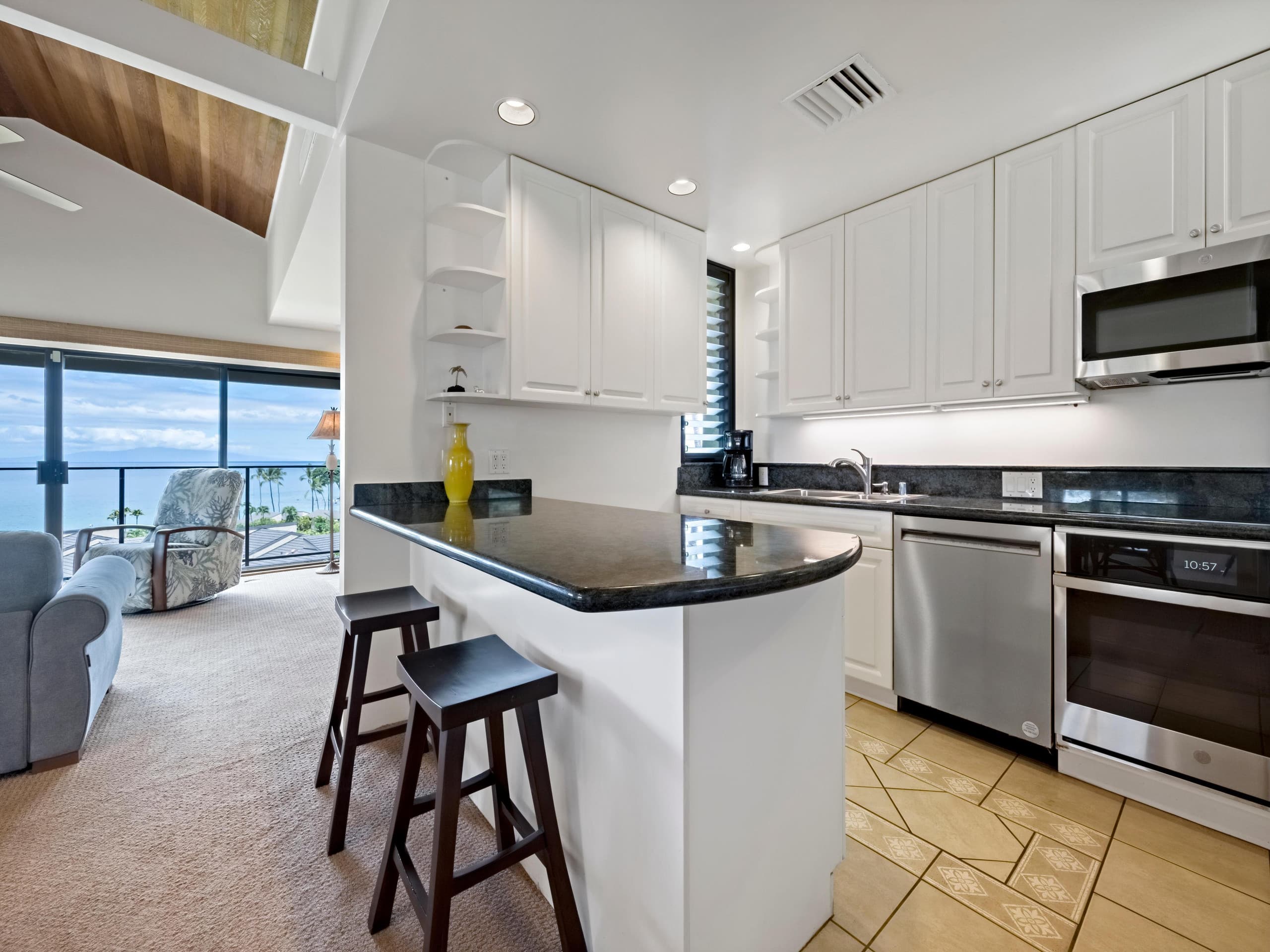 Condo in Wailea · ★5.0 · 1 bedroom · 2 beds · 2 baths - Image 8