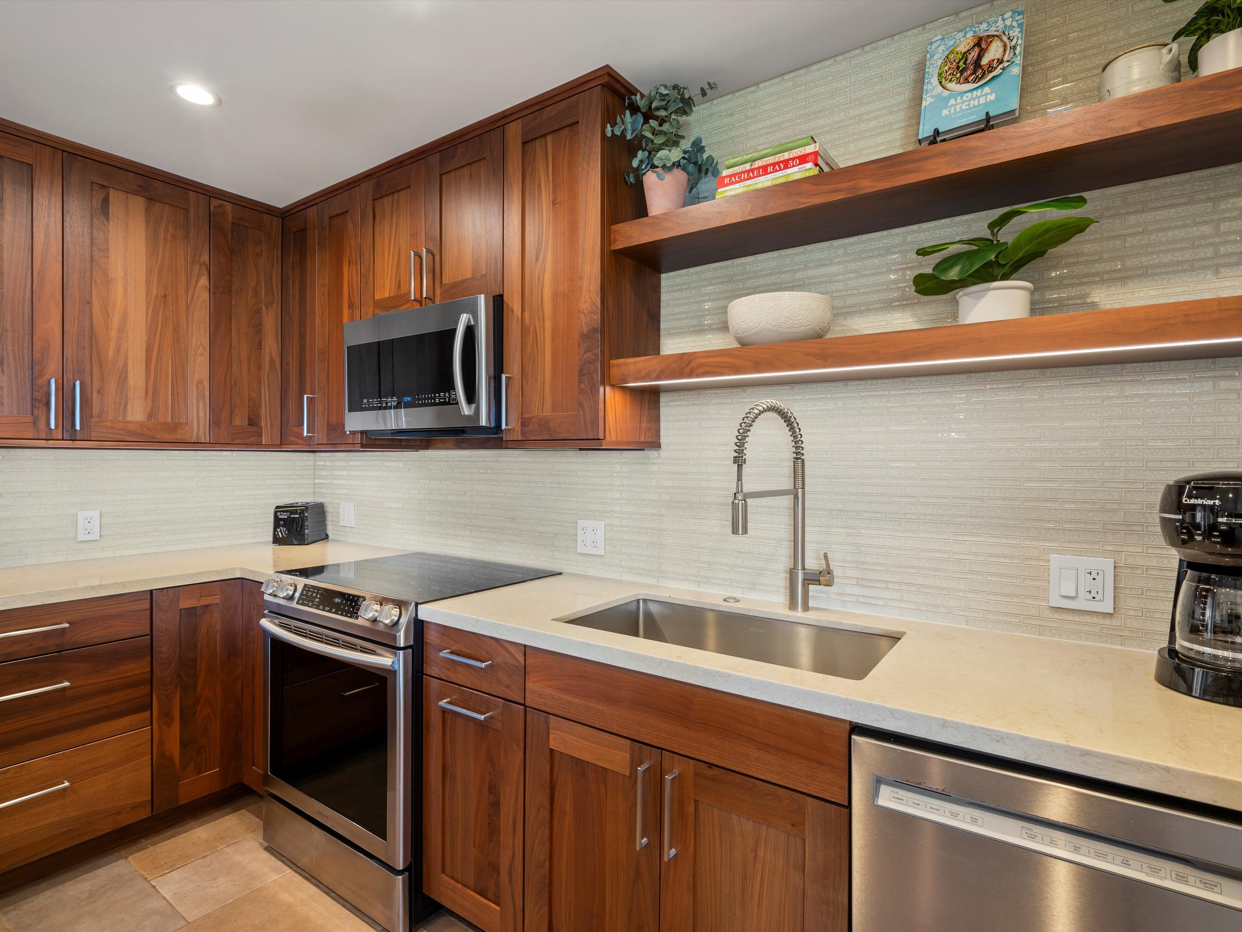 Condo in Wailea · ★5.0 · 1 bedroom · 2 beds · 2 baths - Image 18