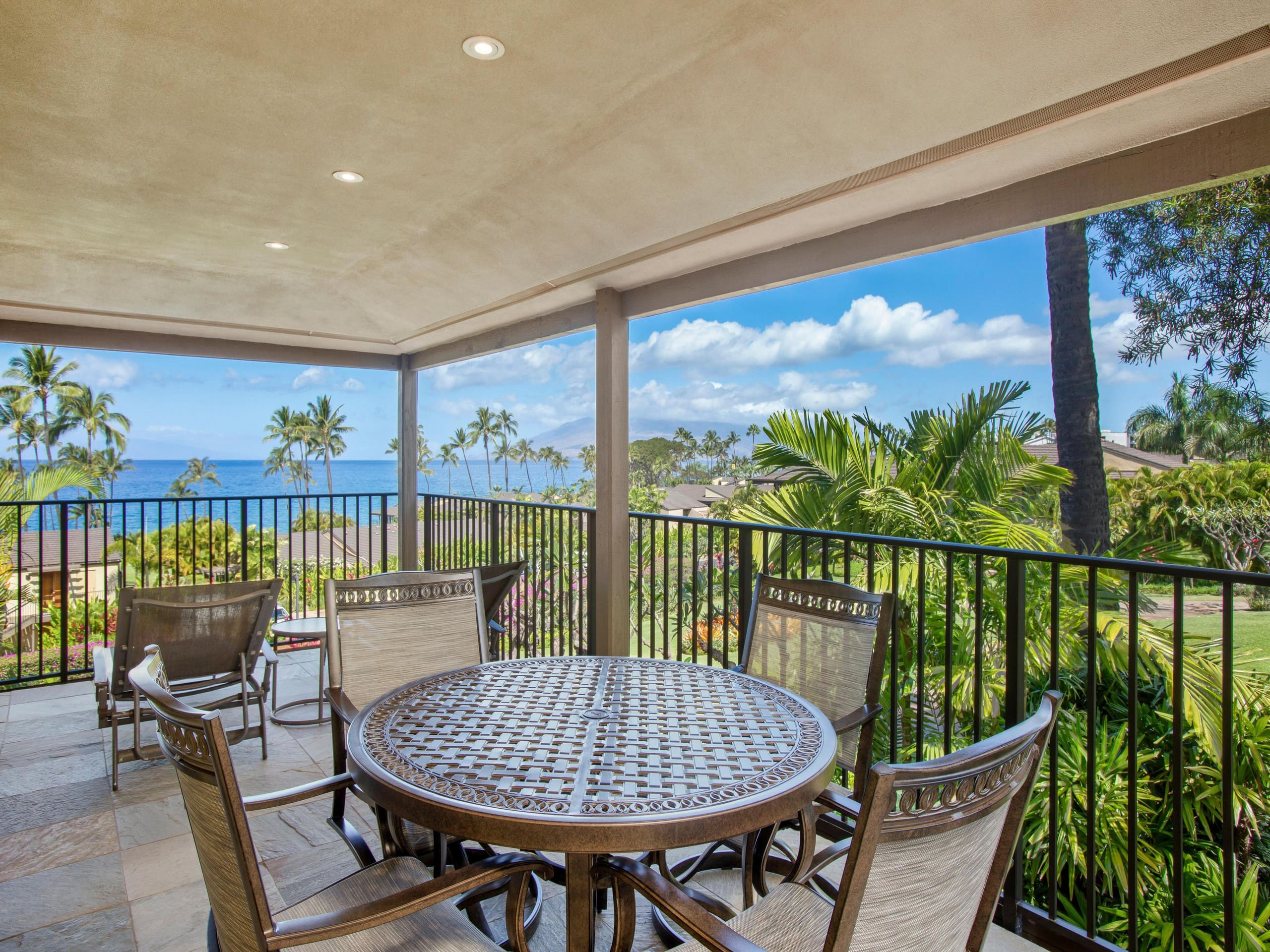Condo in Wailea · ★5.0 · 1 bedroom · 2 beds · 2 baths - Image 11