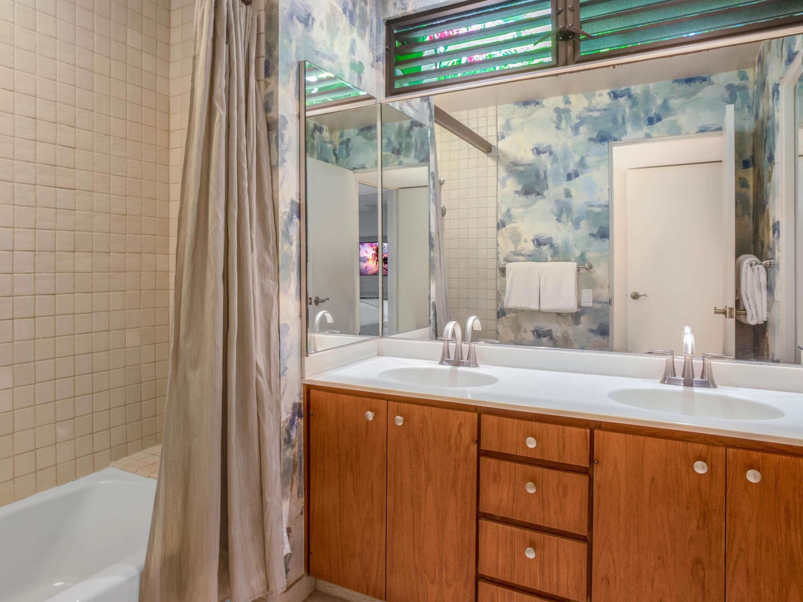 Condo in Wailea · ★5.0 · 2 bedrooms · 4 beds · 2 baths - Photo 13