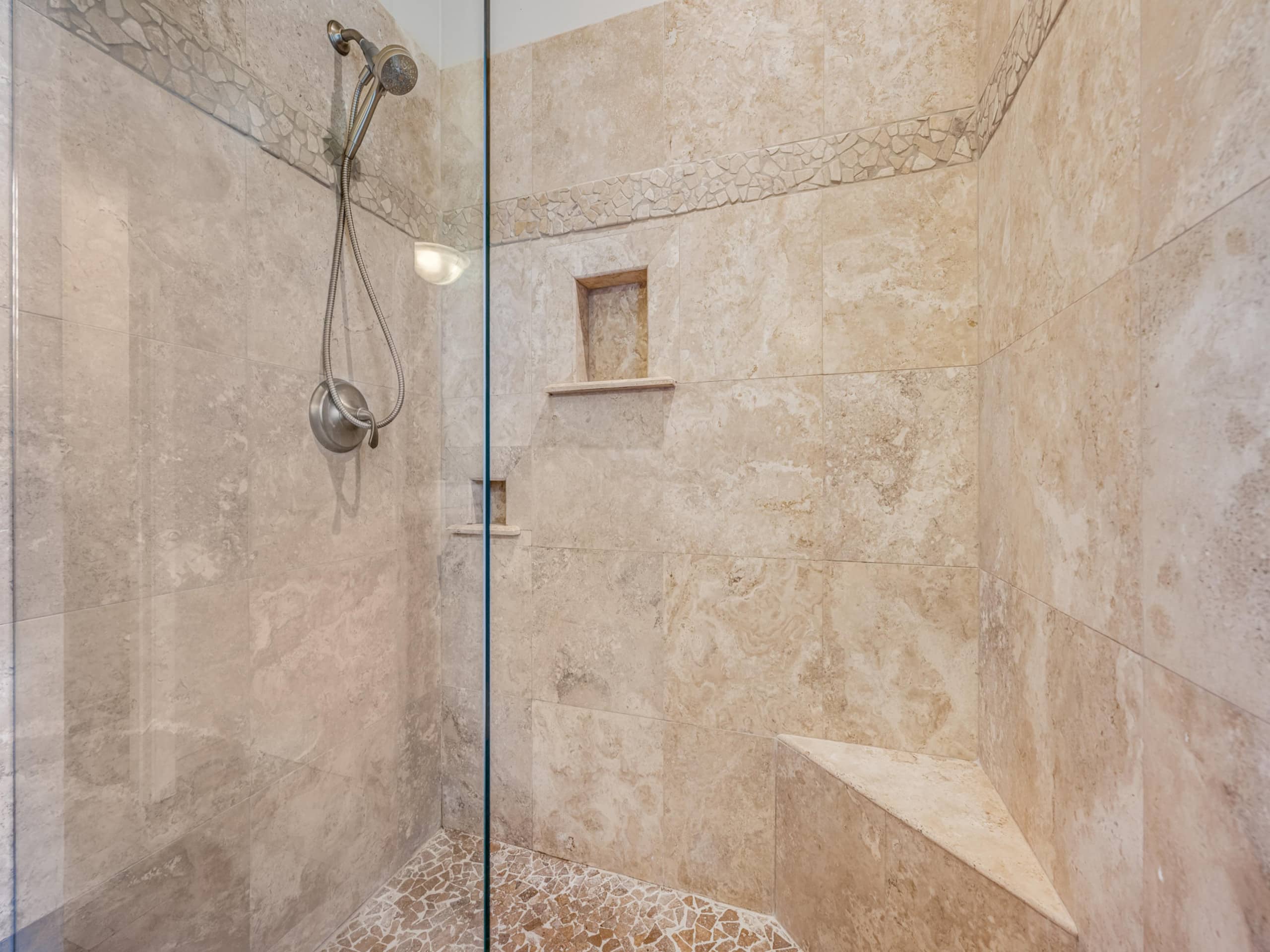 Condo in Wailea · ★5.0 · 1 bedroom · 2 beds · 1 bath - Image 21
