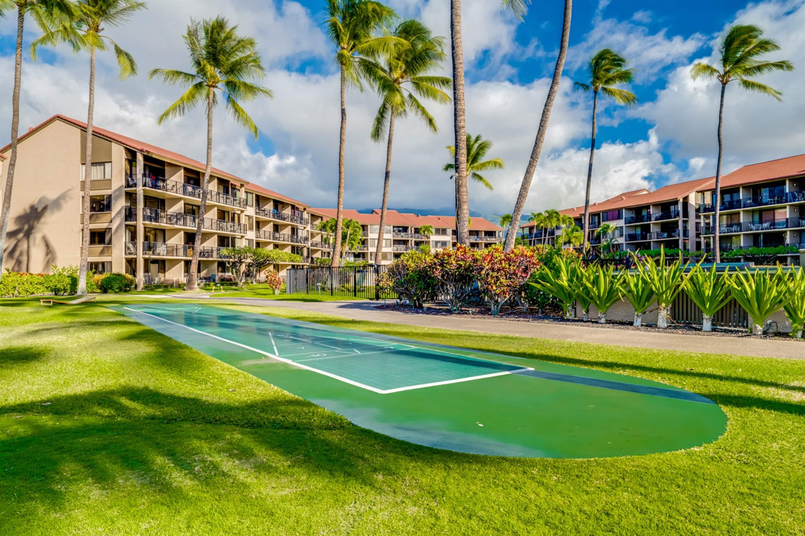 Condo in Lahaina · ★4.83 · 2 bedrooms · 4 beds · 2 baths - Image 29