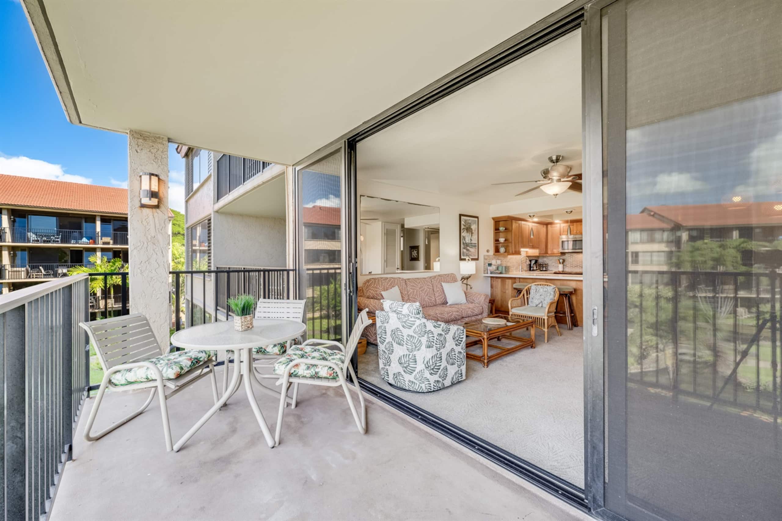 Condo in Lahaina · ★4.83 · 2 bedrooms · 4 beds · 2 baths - Image 8
