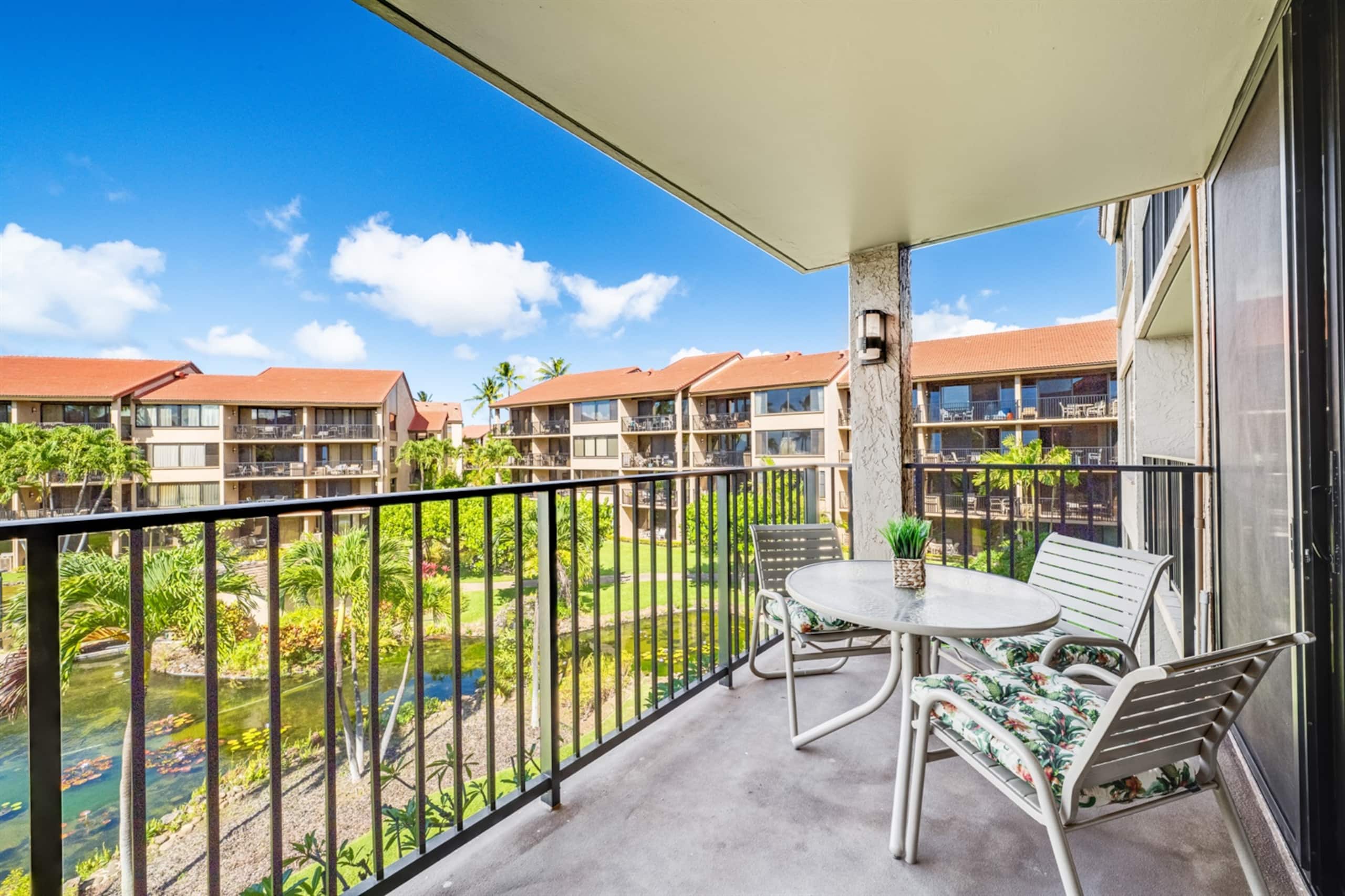 Condo in Lahaina · ★4.83 · 2 bedrooms · 4 beds · 2 baths - Image 9