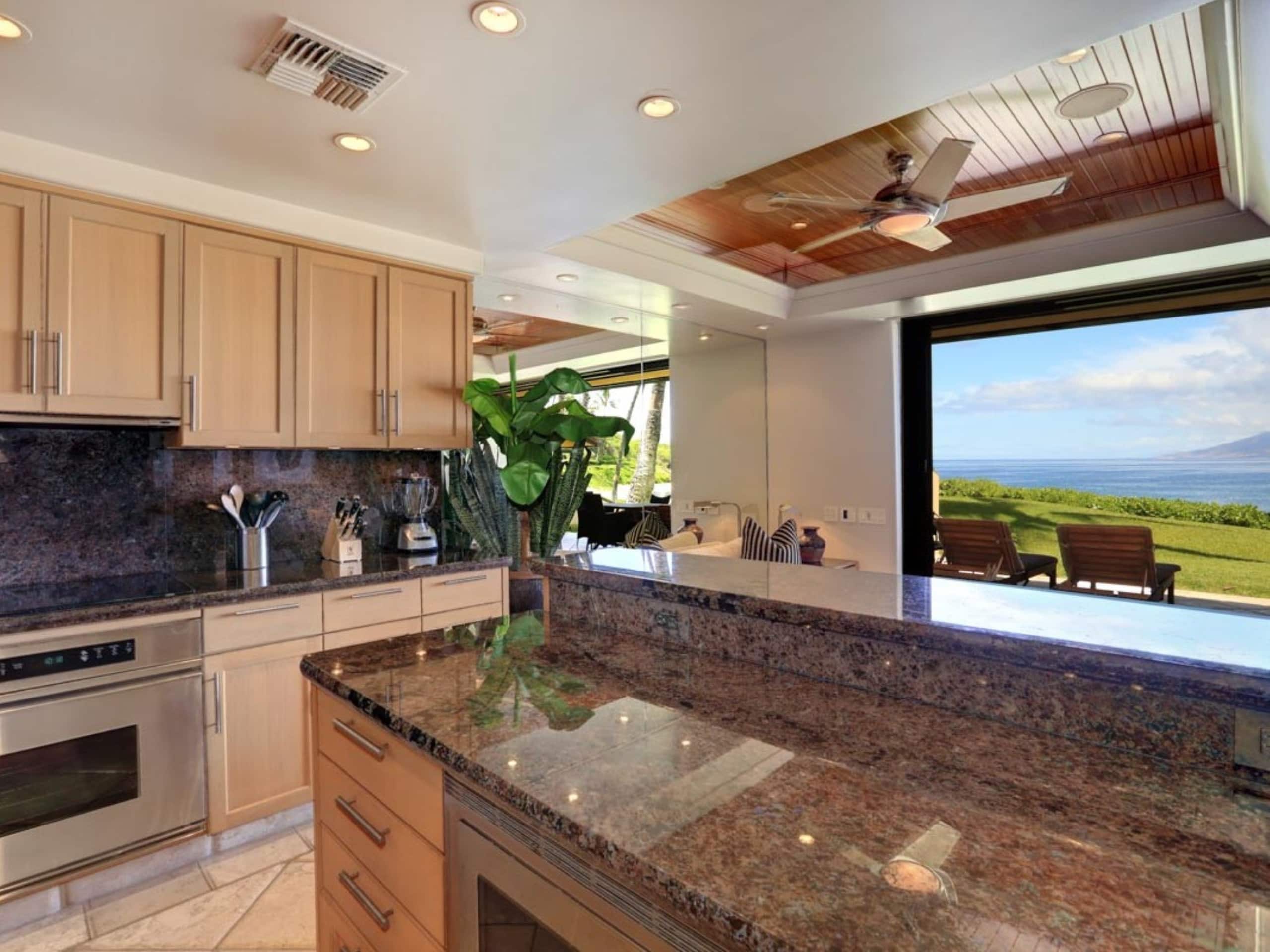 Condo in Kihei · ★5.0 · 2 bedrooms · 3 beds · 2 baths - Image 7
