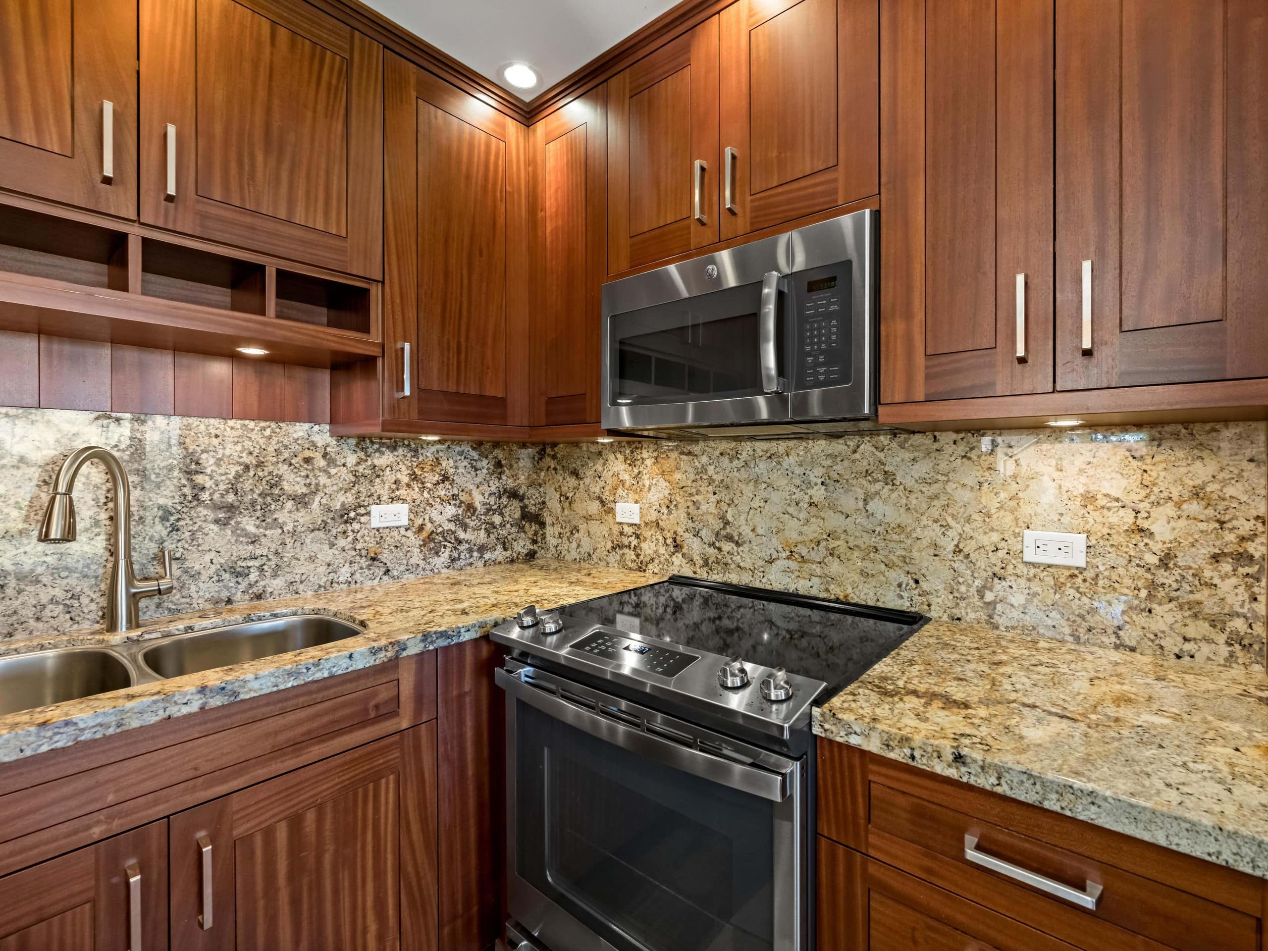 Condo in Kihei · ★5.0 · 1 bedroom · 2 beds · 1.5 baths - Image 14