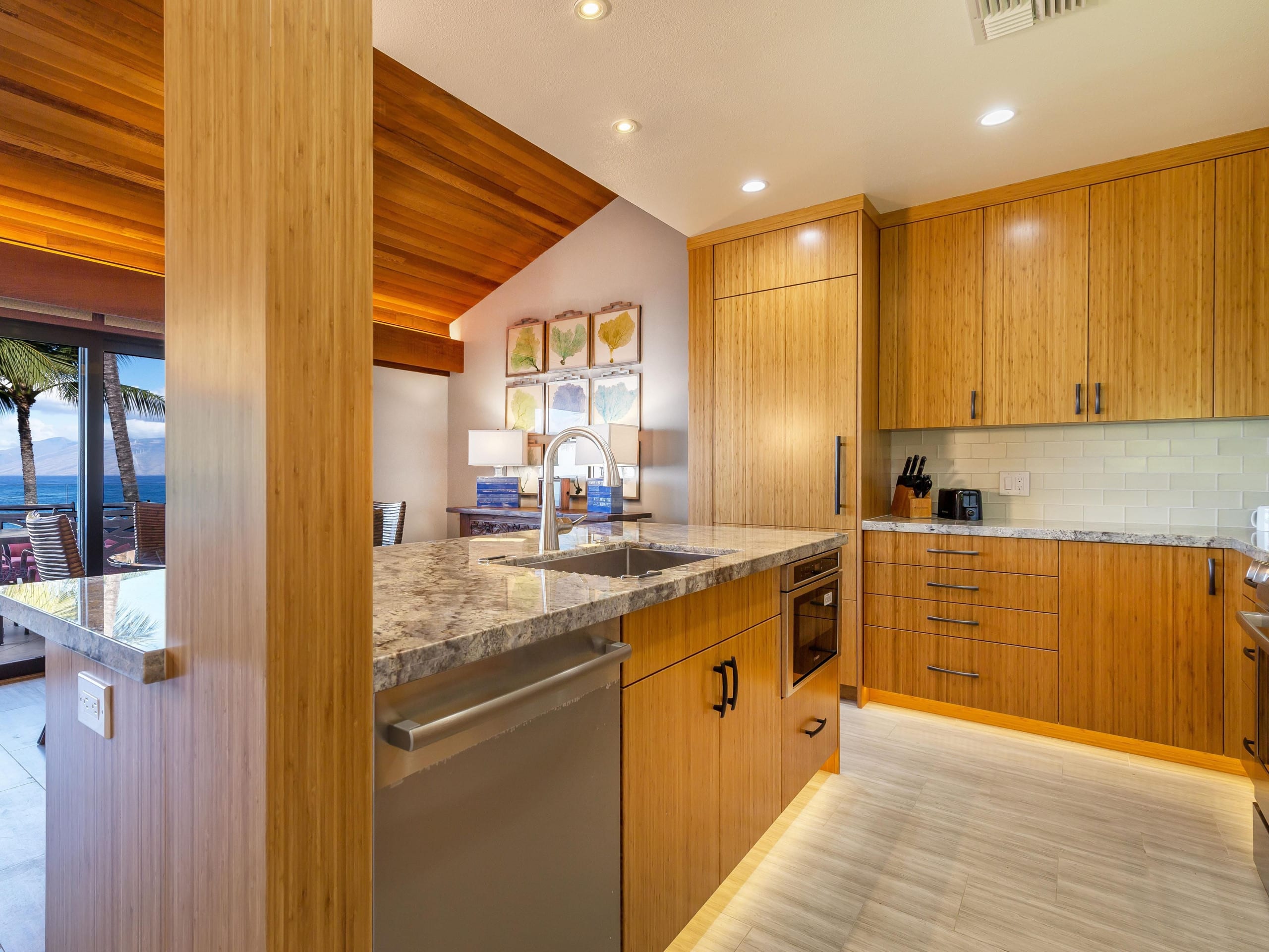 Condo in Kihei · ★5.0 · 2 bedrooms · 4 beds · 2 baths - Image 4