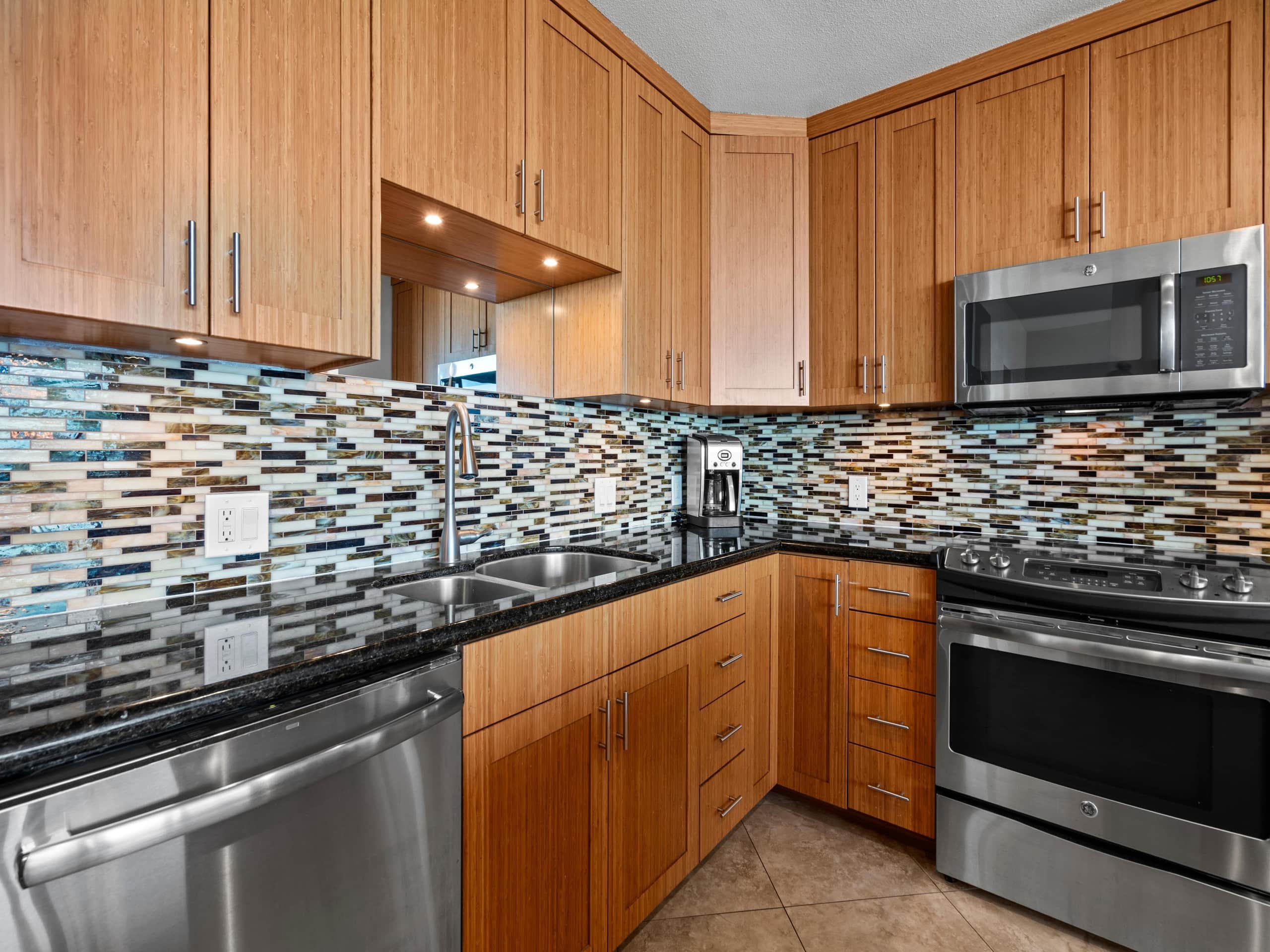Condo in Kihei · ★5.0 · 2 bedrooms · 4 beds · 2 baths - Image 14