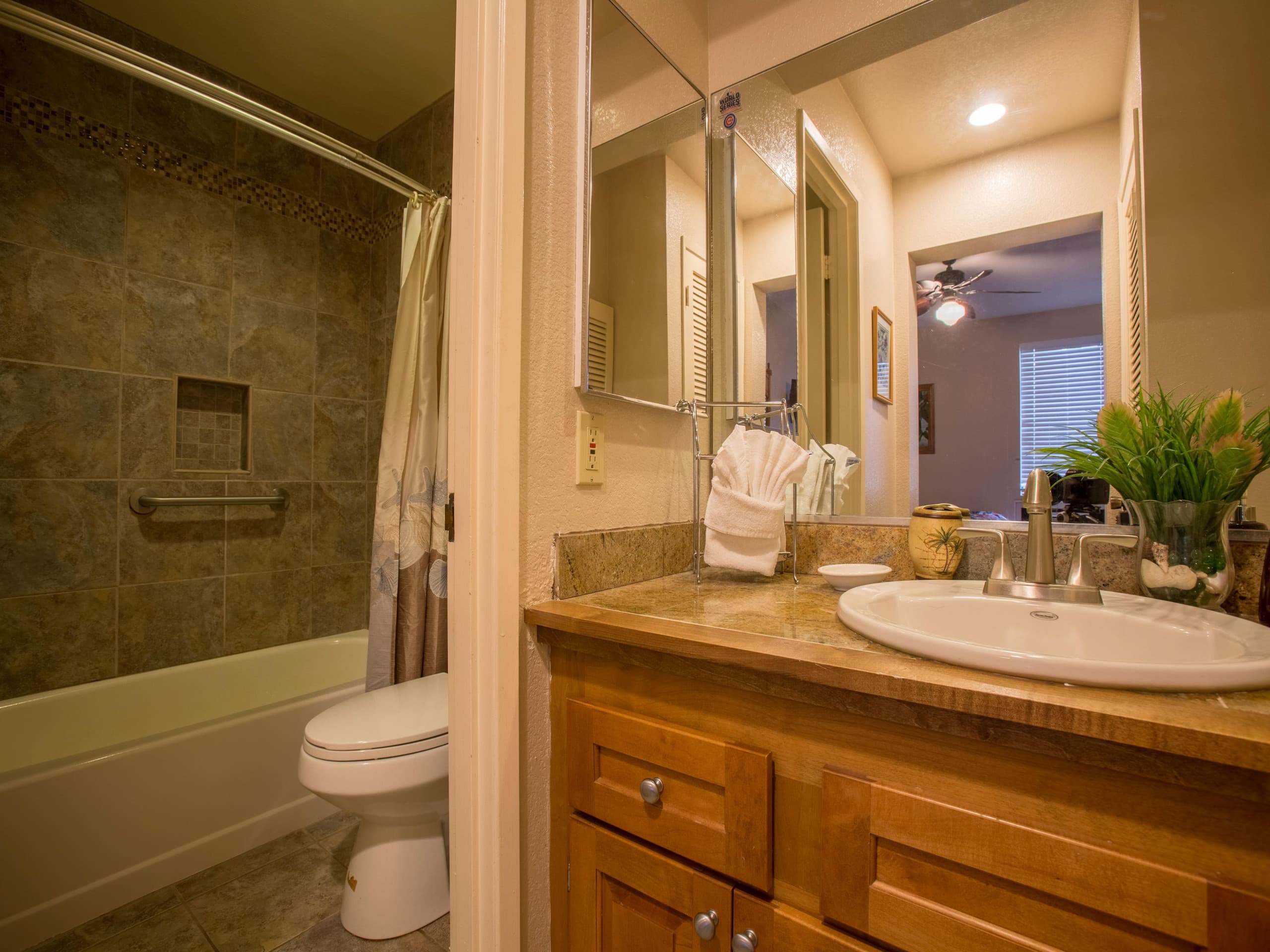 Condo in Kihei · ★4.5 · 2 bedrooms · 4 beds · 2 private baths - Image 11