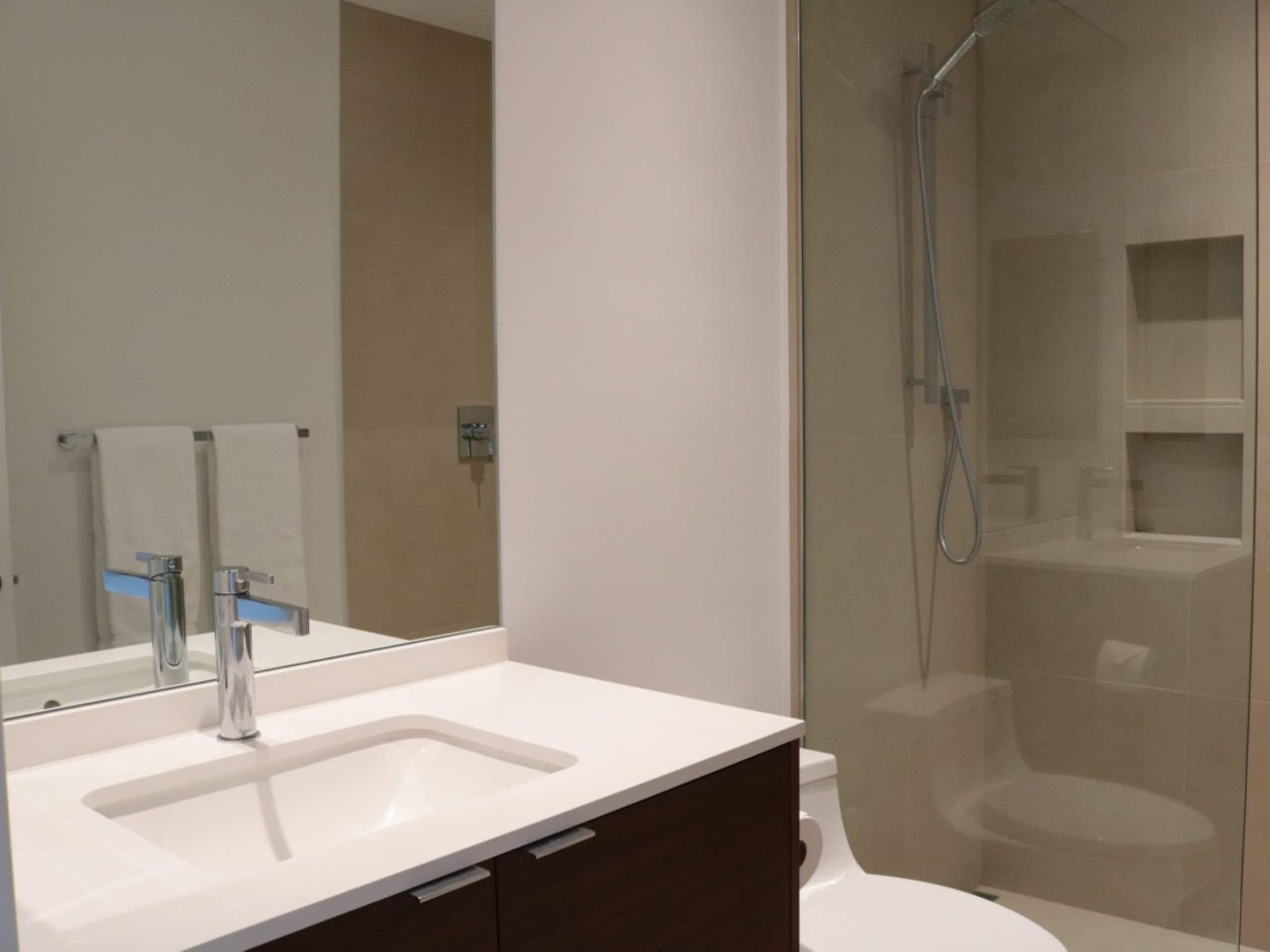 Condo in Kihei · ★5.0 · 1 bedroom · 2 beds · 2 baths - Image 13