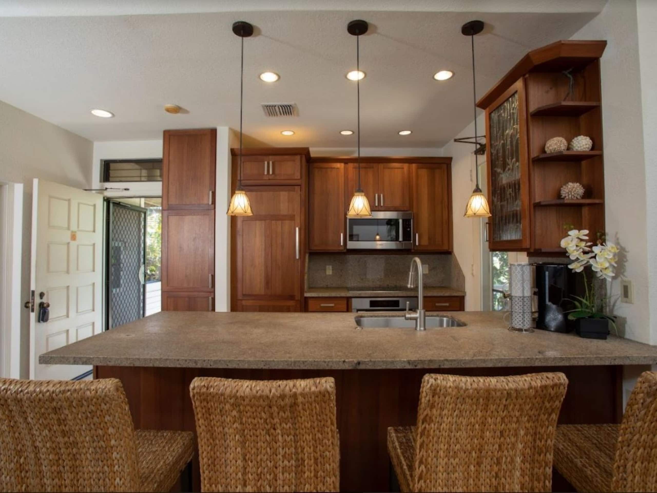 Condo in Kihei · ★4.86 · 3 bedrooms · 5 beds · 2 baths - Image 9