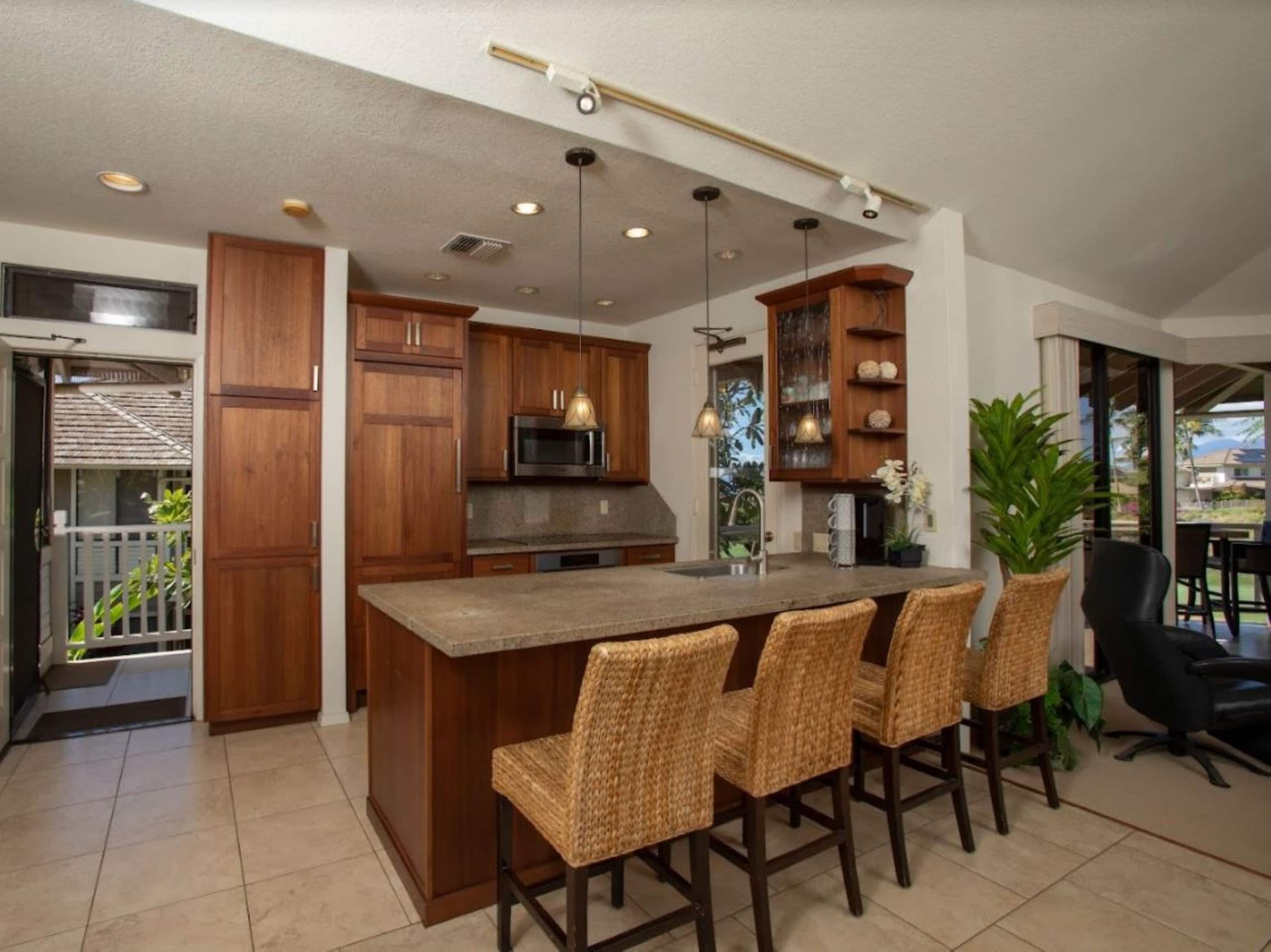 Condo in Kihei · ★4.86 · 3 bedrooms · 5 beds · 2 baths - Image 5