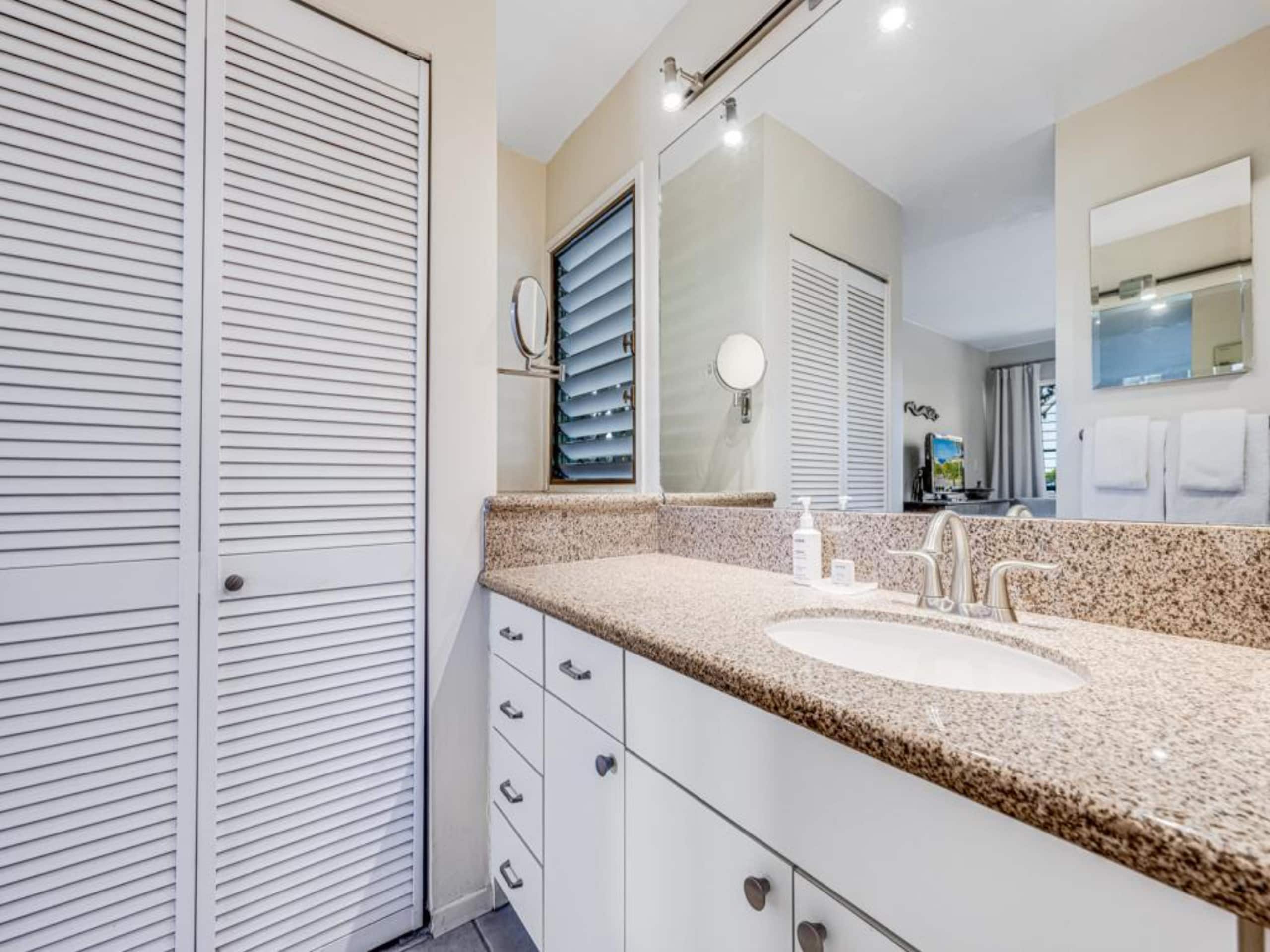 Condo in Kihei · ★4.93 · 2 bedrooms · 3 beds · 2 baths - Image 31