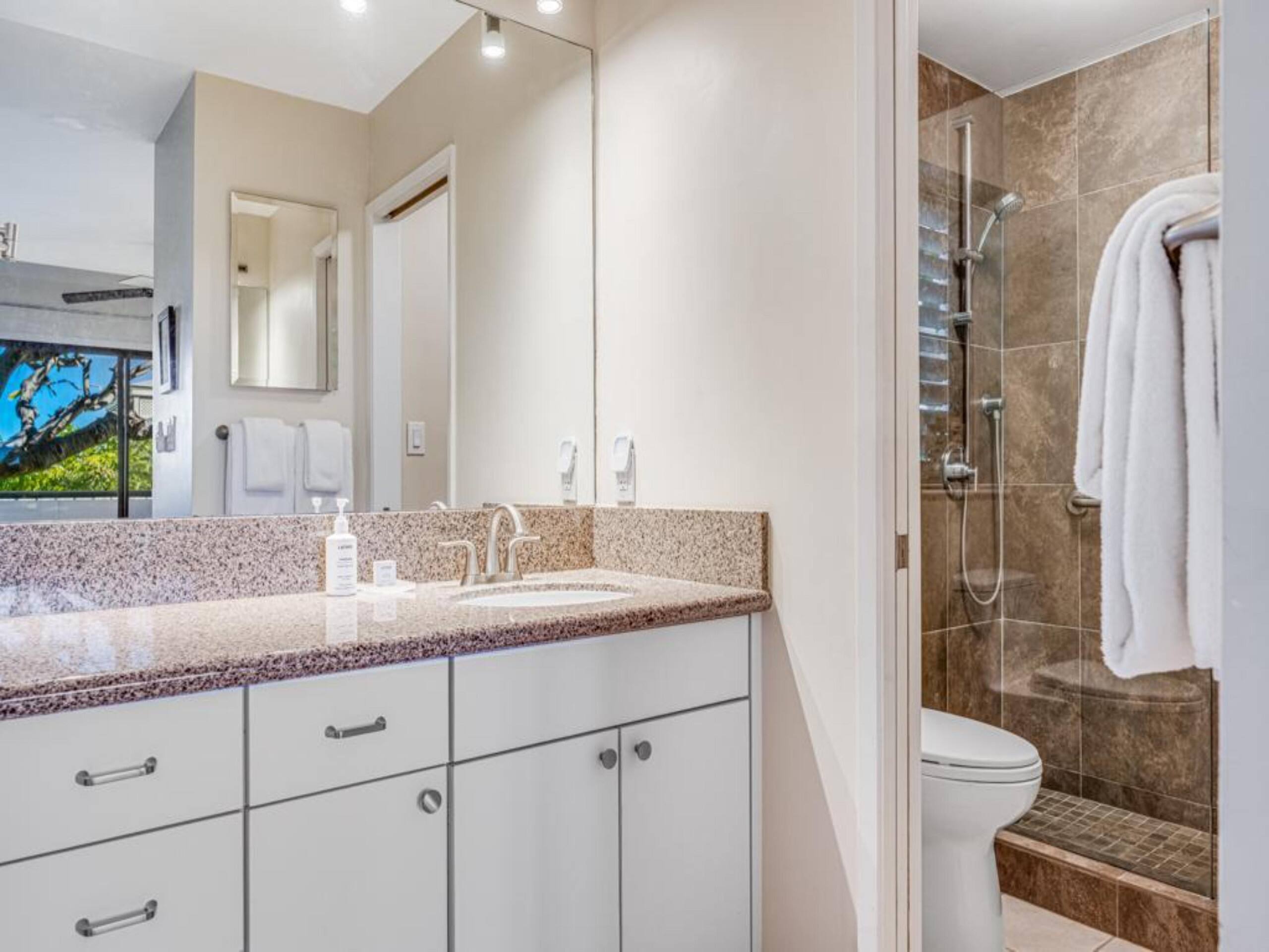 Condo in Kihei · ★4.93 · 2 bedrooms · 3 beds · 2 baths - Image 29