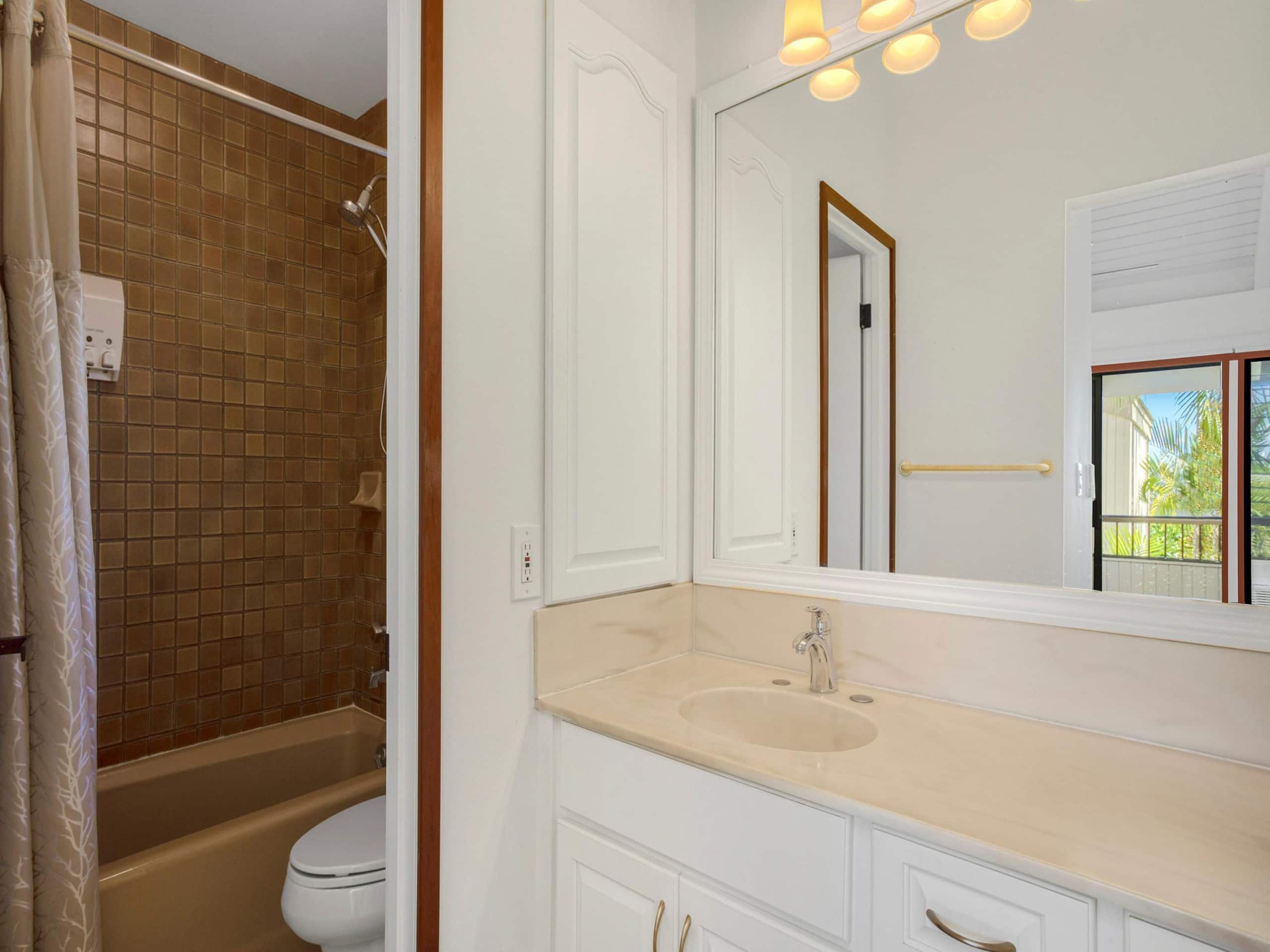 Condo in Kihei · ★4.75 · 1 bedroom · 2 beds · 2 baths - Image 16