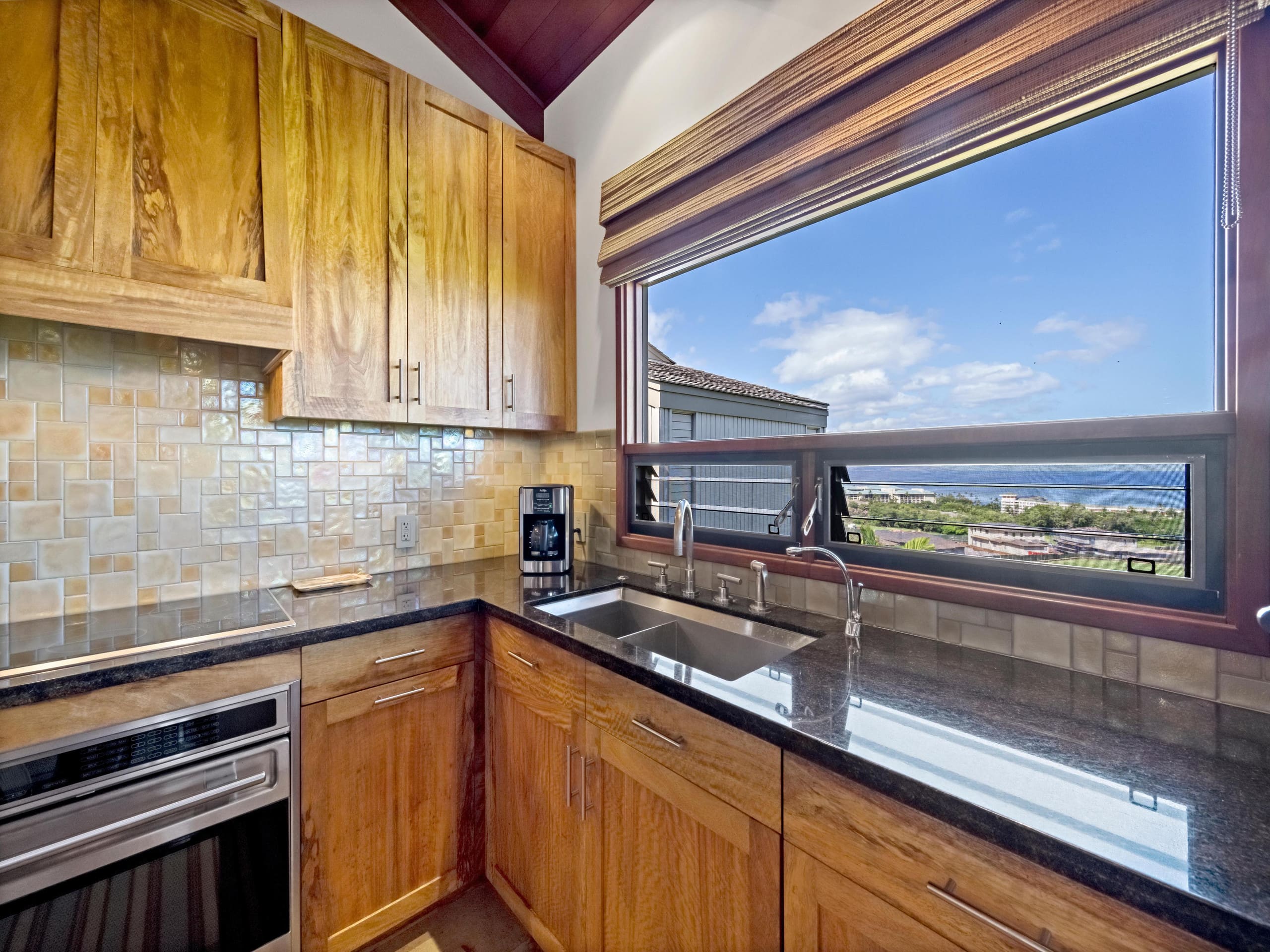 Condo in Kihei · ★4.91 · 1 bedroom · 1 bed · 2 baths - Image 14