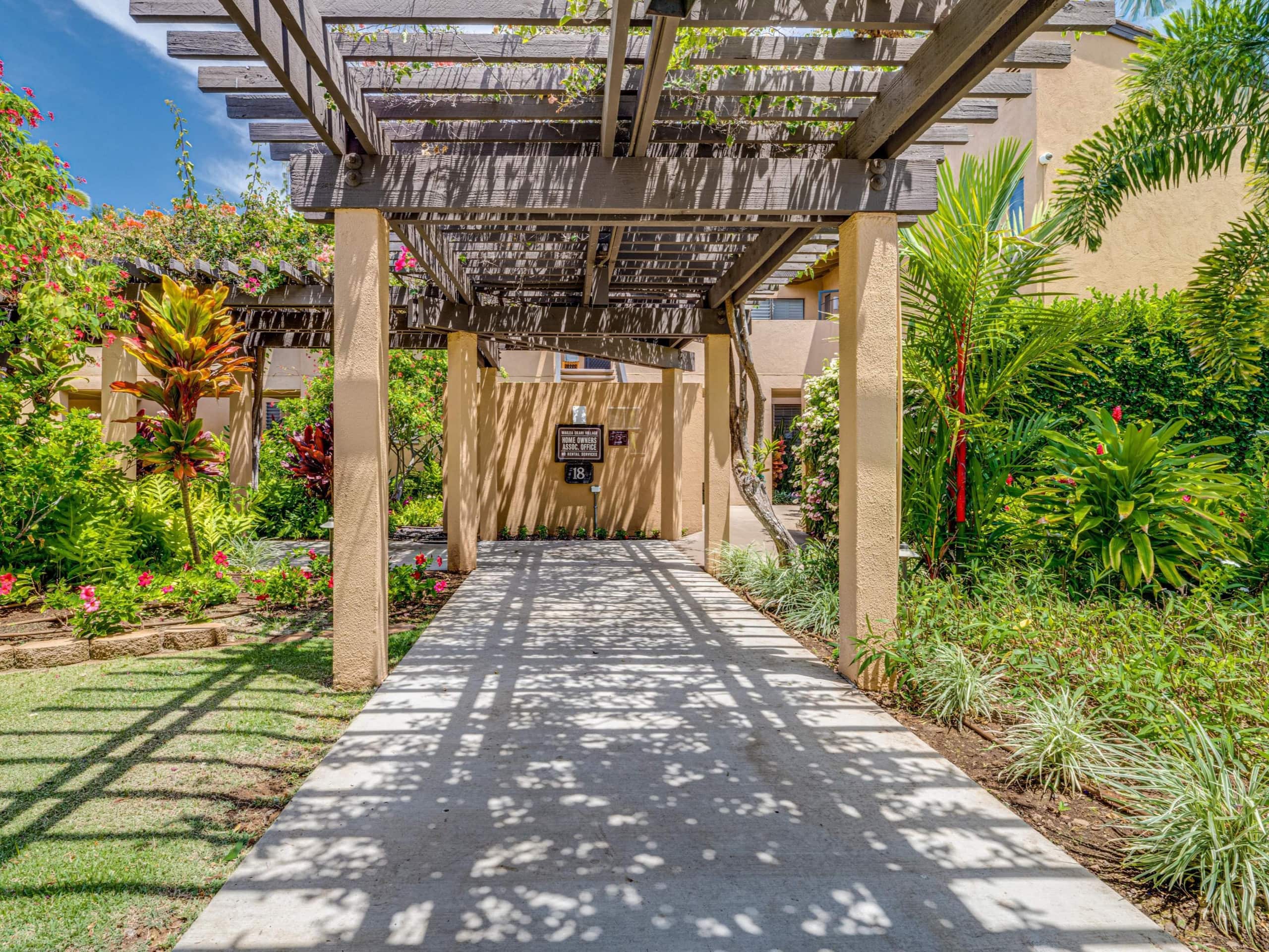 Condo in Kihei · ★4.71 · 1 bedroom · 2 beds · 2 baths - Image 27