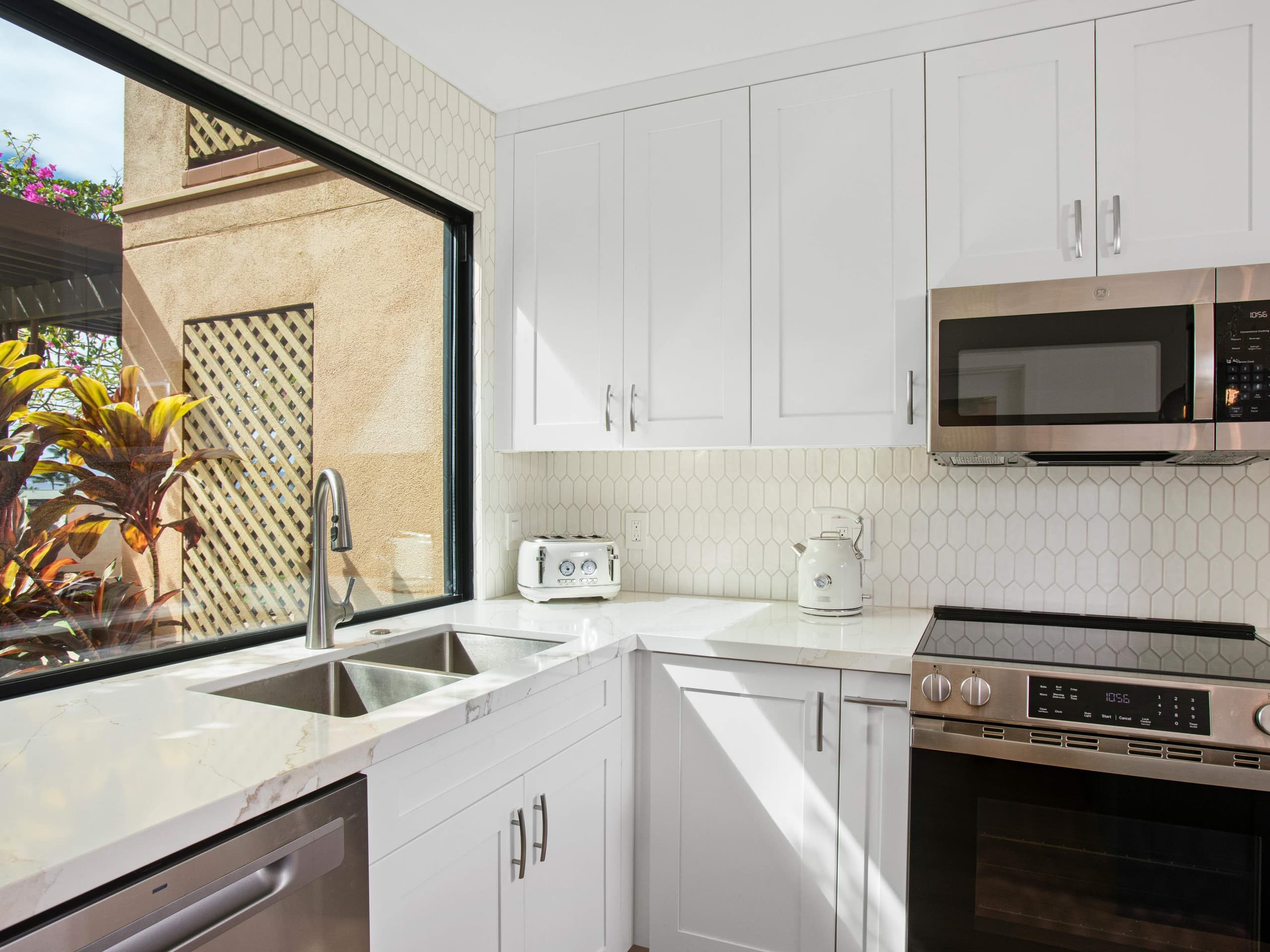Condo in Kihei · ★5.0 · 1 bedroom · 2 beds · 2 baths - Image 11